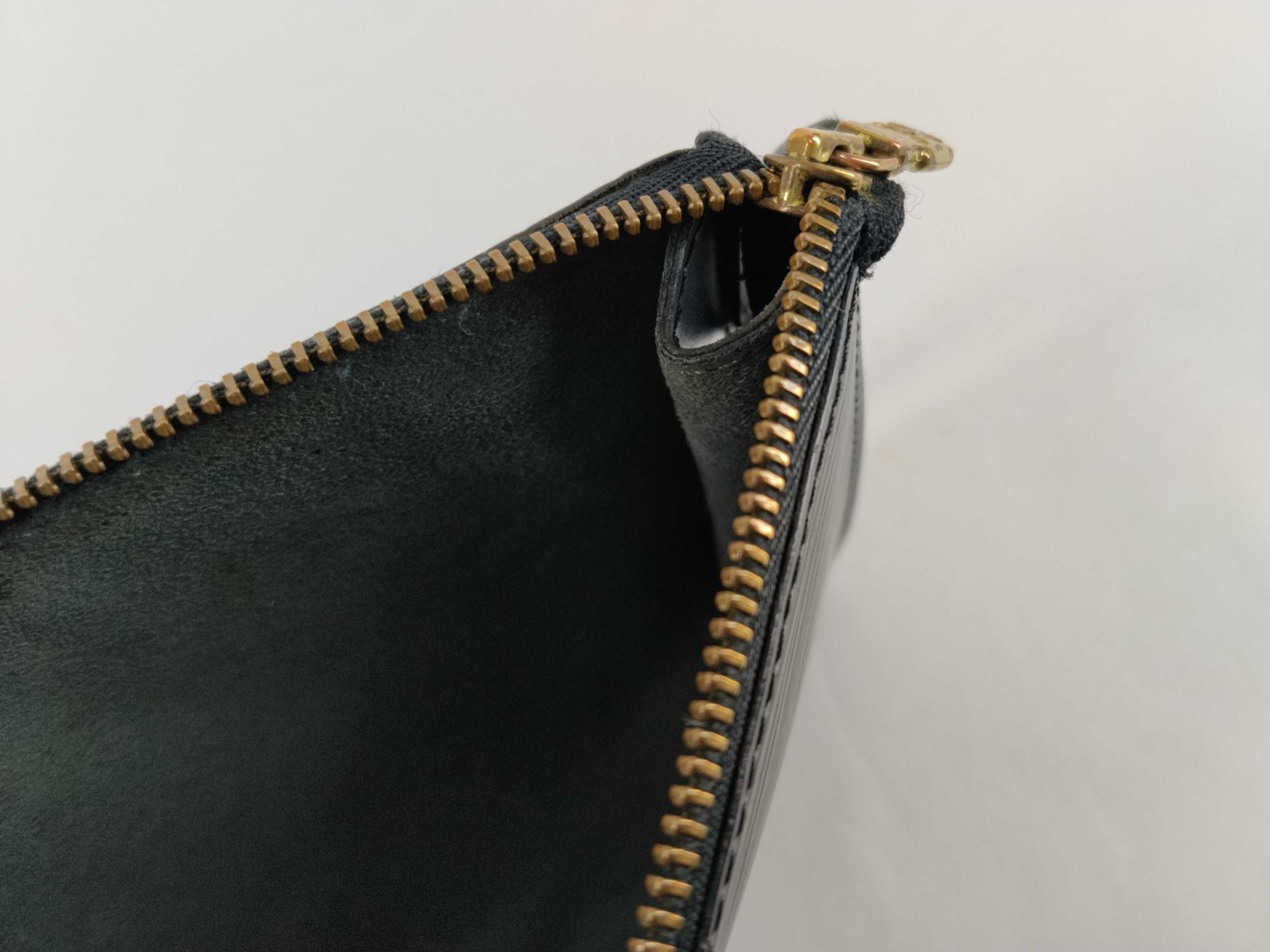Epi Leather Louis Vuitton Bag Pochette Accessoires Noir Handbag — view 11
