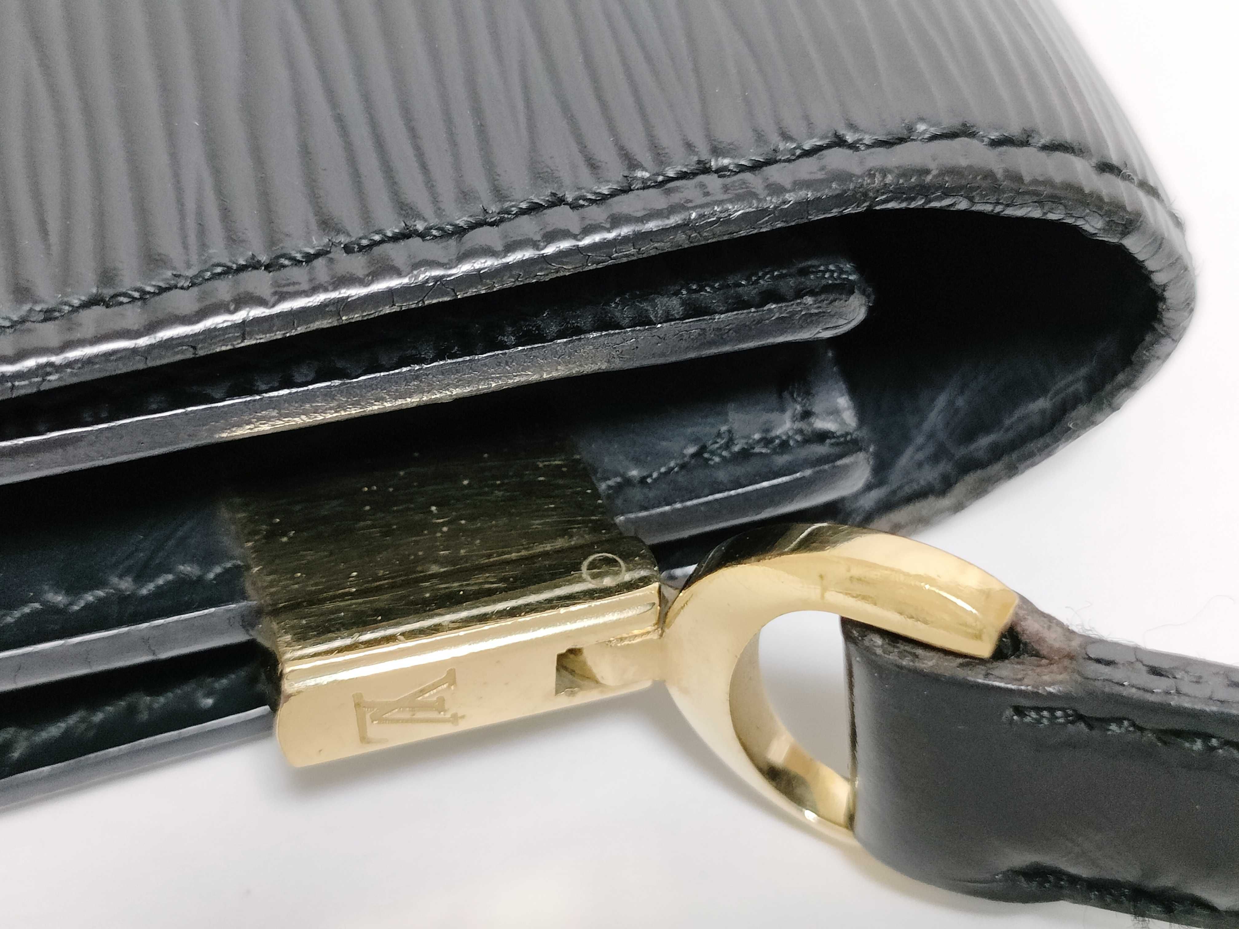Epi Free Run M52402 Black Leather Shoulder Bag — view 5