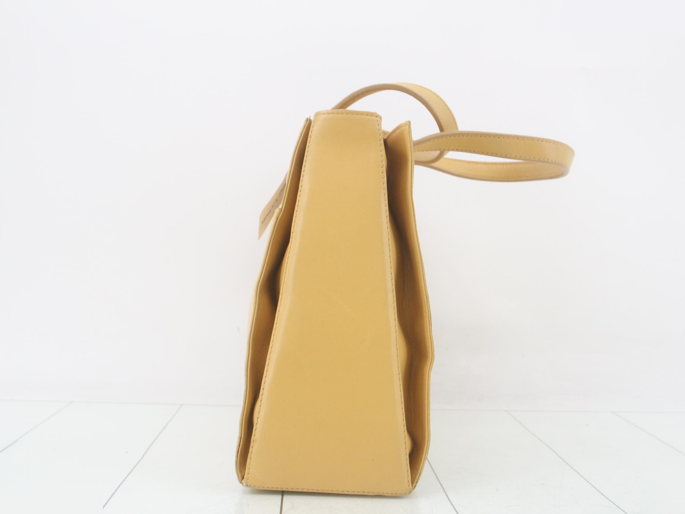 handbag — view 3