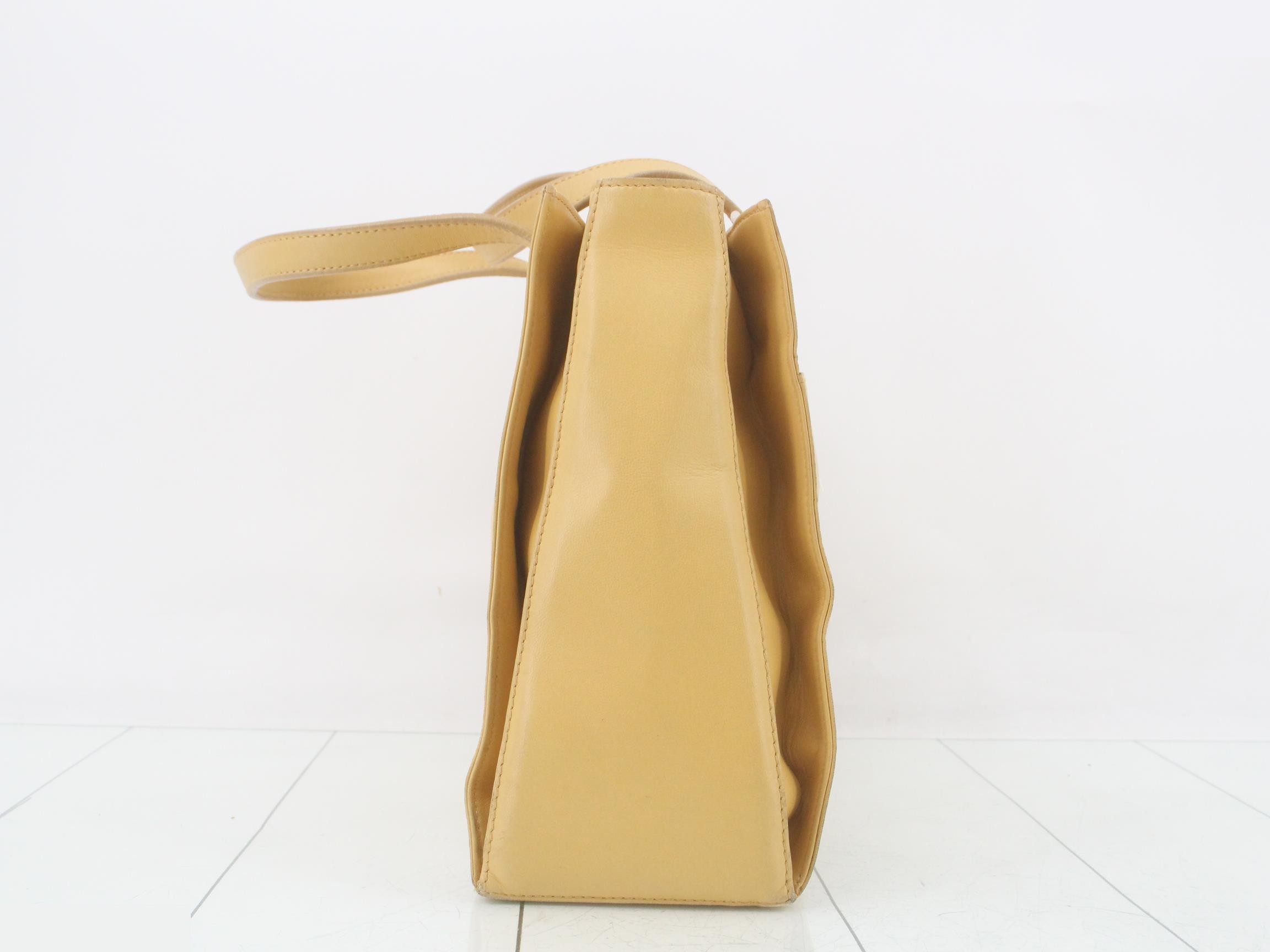 handbag — view 4