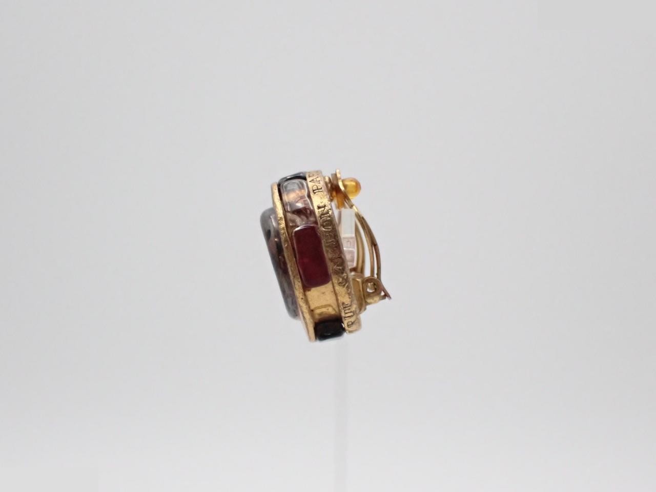 Colored stone logo earrings (with comment) — view 3