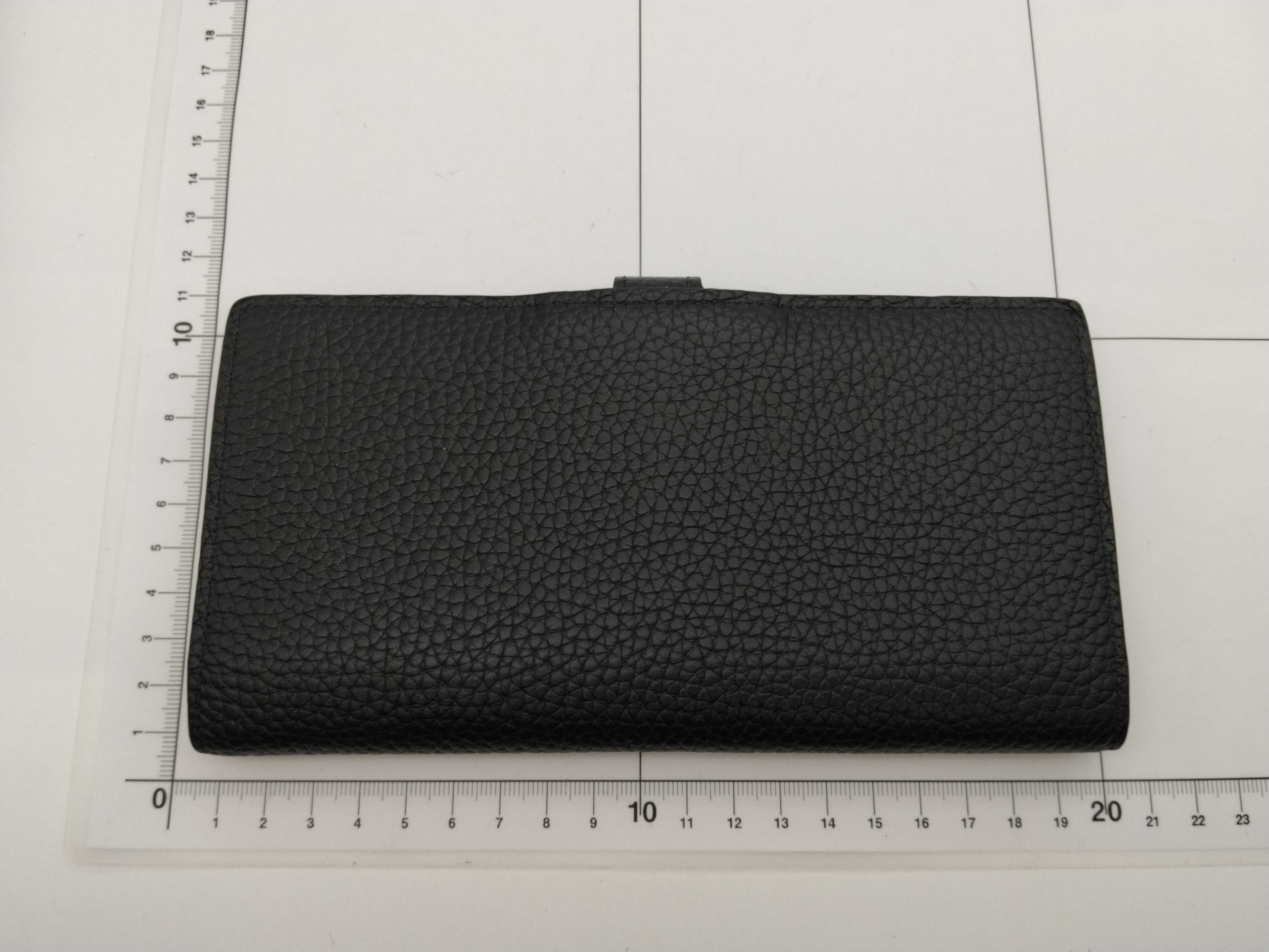 Taurillon LV Vertical Wallet M81330 Wallet — view 2