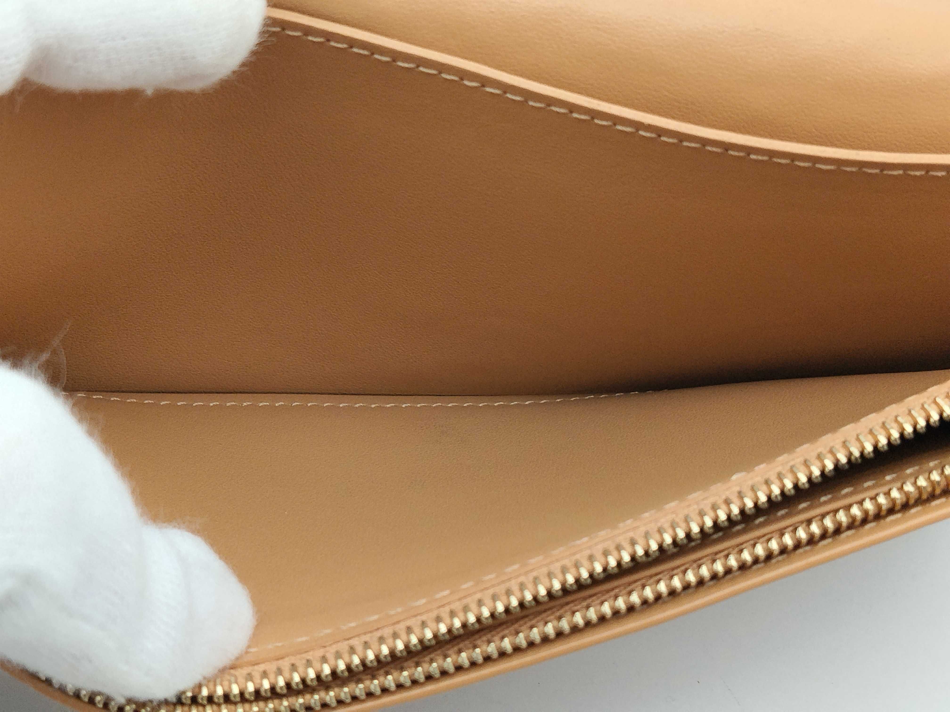 Taurillon LV Vertical Wallet M81330 Wallet — view 13