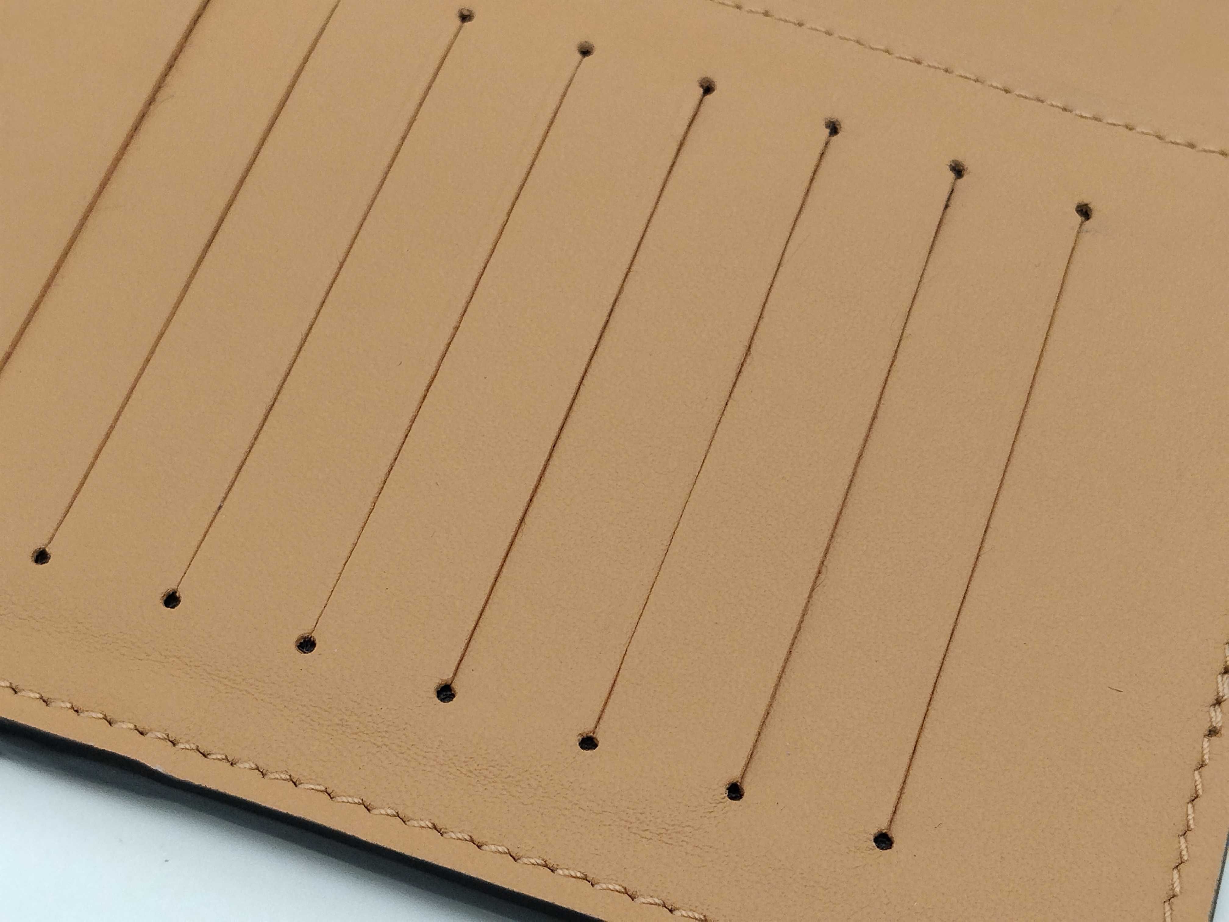 Taurillon LV Vertical Wallet M81330 Wallet — view 15