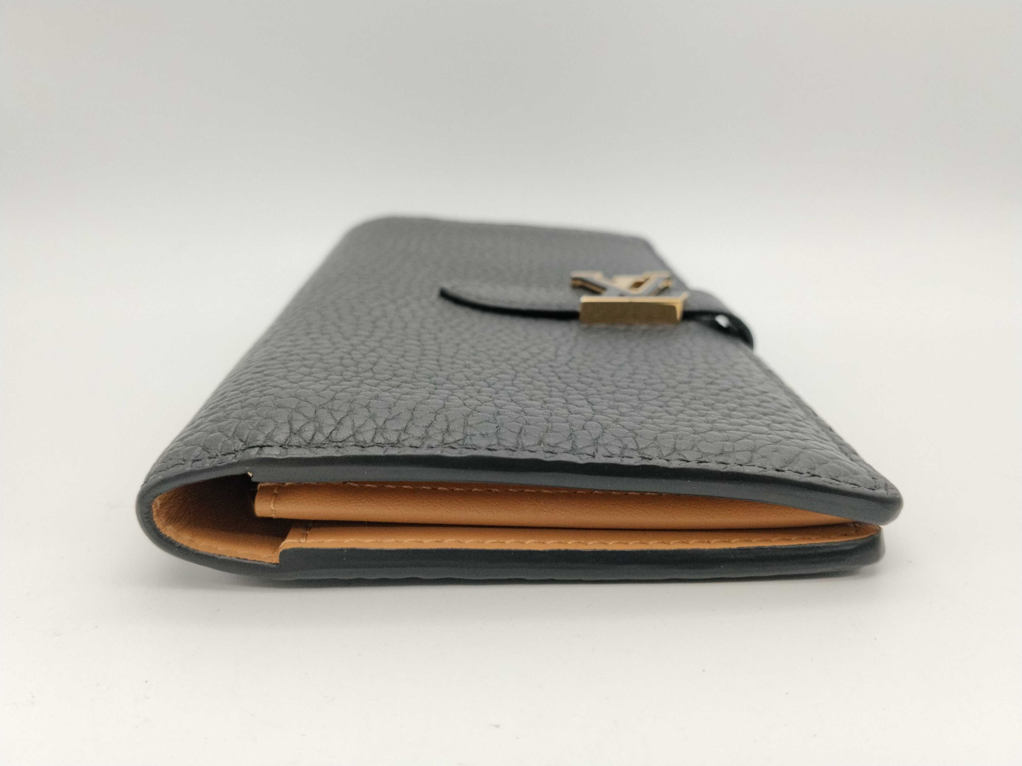 Taurillon LV Vertical Wallet M81330 Wallet — view 5