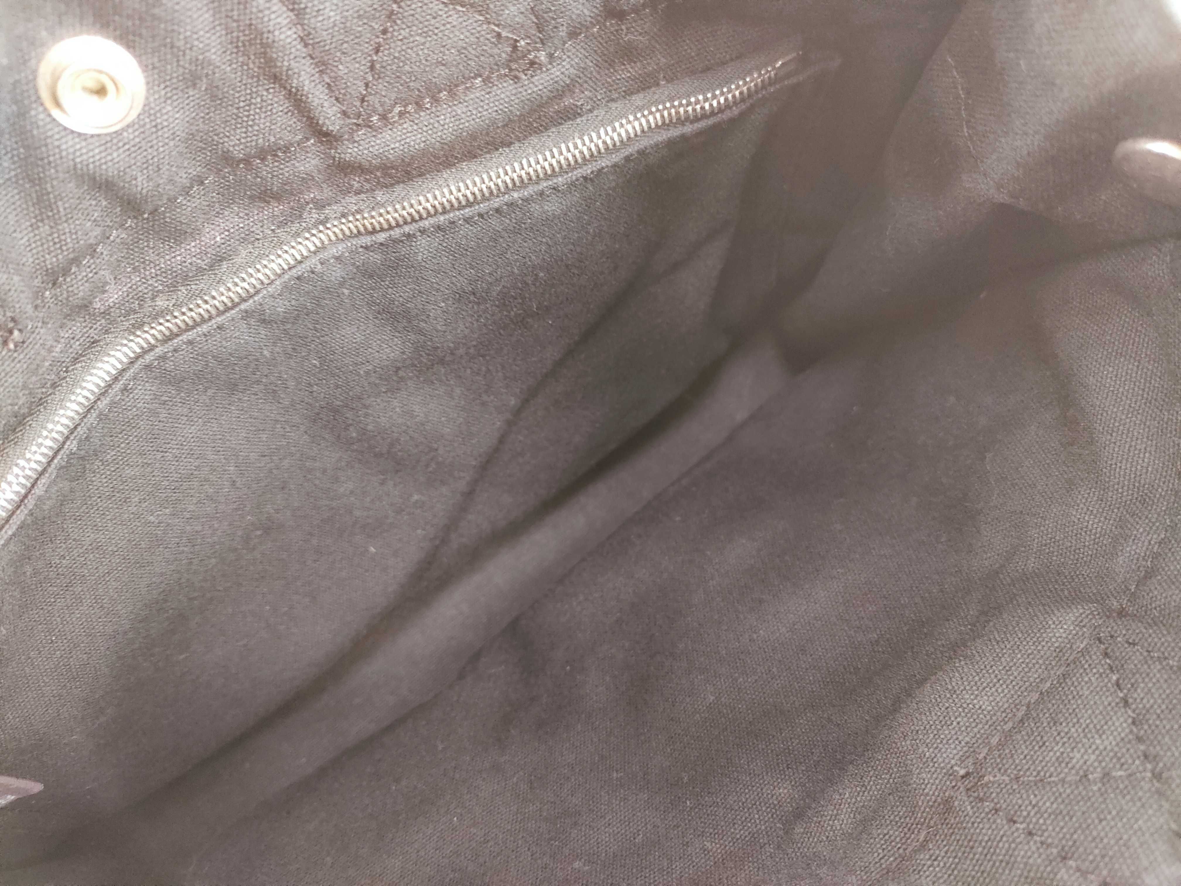 Fourre-Tout PM Black Handbag — view 13