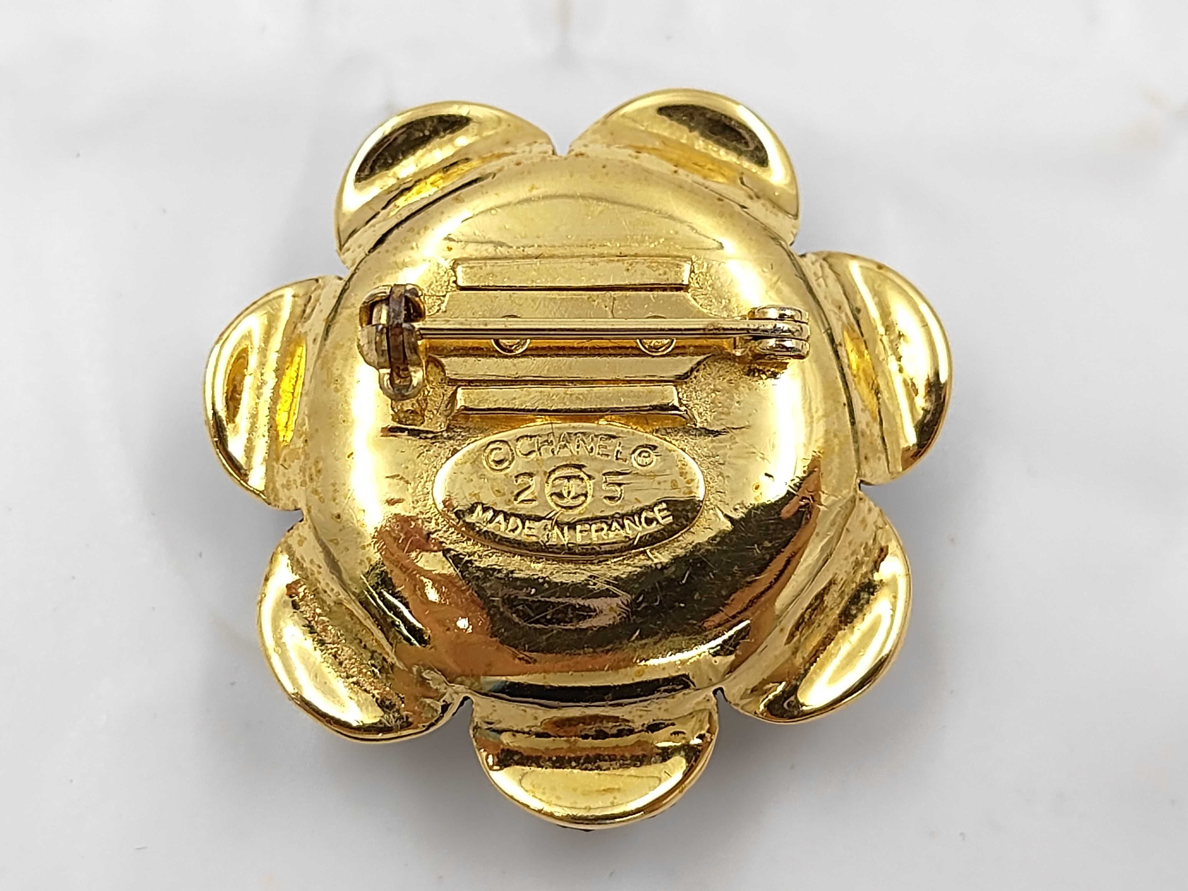 Coco Mark Flower Motif Faux Pearl Brooch, Size 25, Gold/Black — view 2