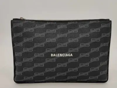 Clutch Logo Bag