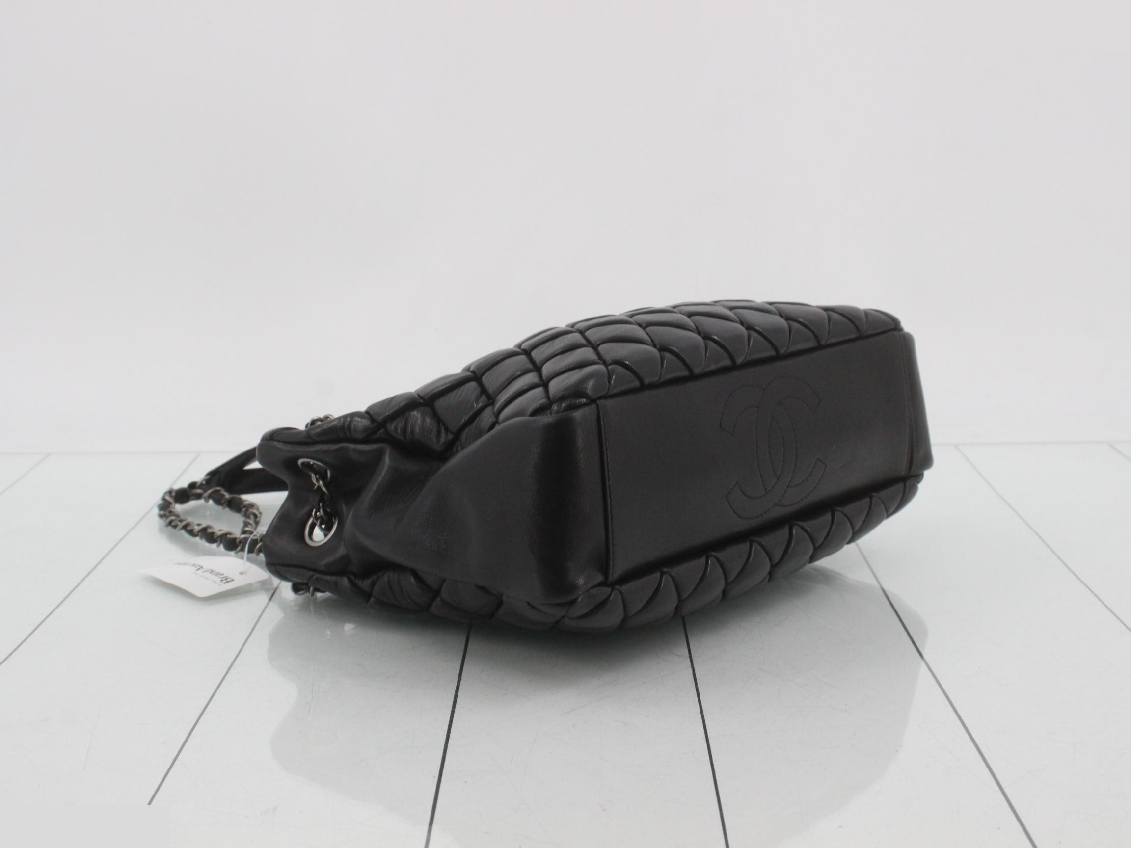 Leather chain shoulder tote — view 5