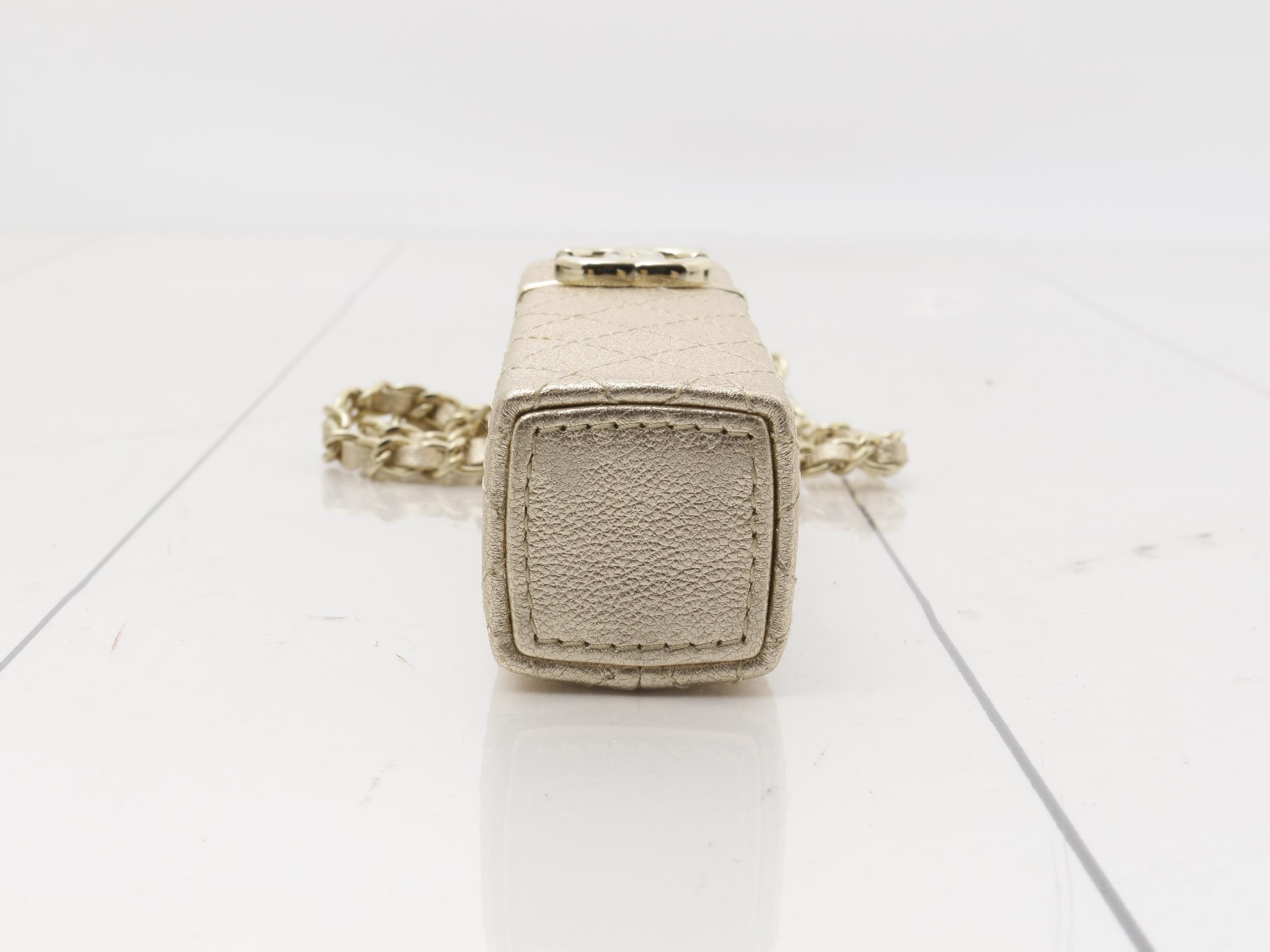 Matelassé Coco Mark Mirror Leather Lip Case — view 3