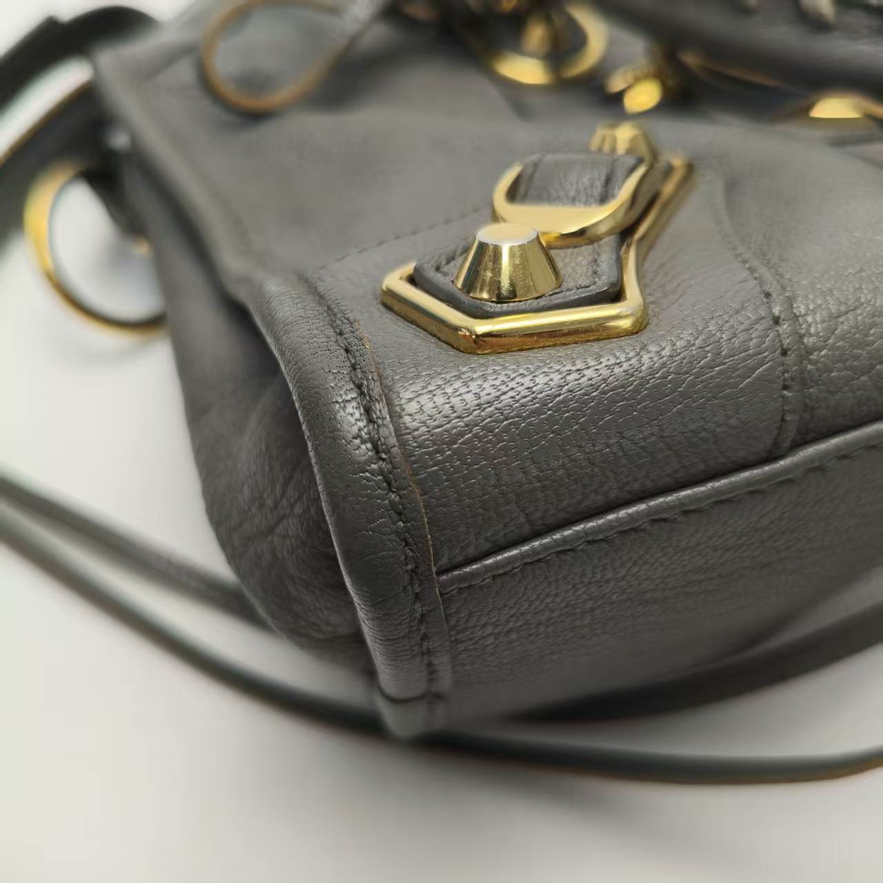 【*Shipped from: China*】BALENCIAGA Leather Shoulder Bag — view 4
