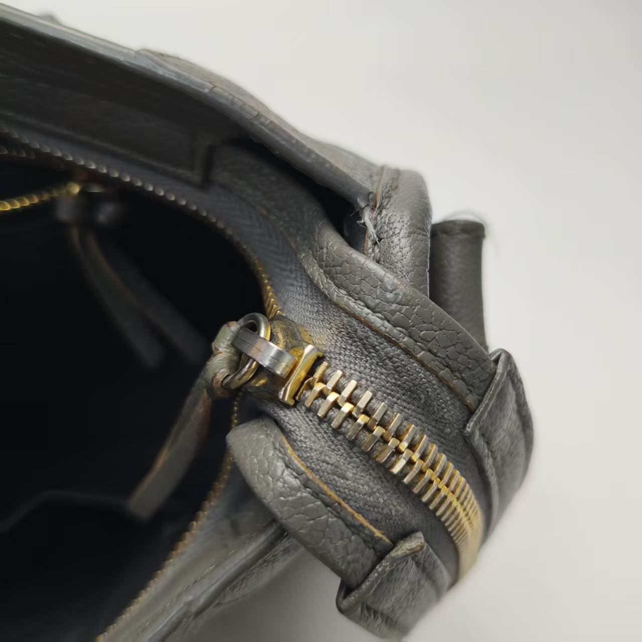 【*Shipped from: China*】BALENCIAGA Leather Shoulder Bag — view 8