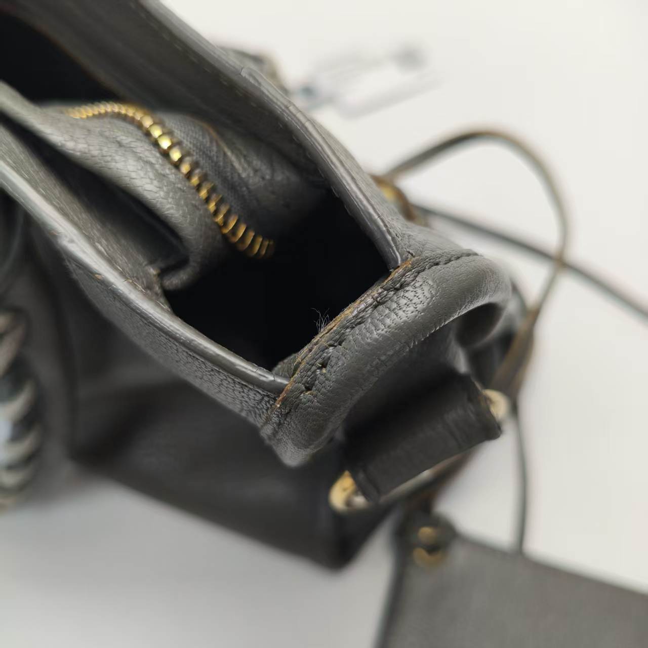 【*Shipped from: China*】BALENCIAGA Leather Shoulder Bag — view 9
