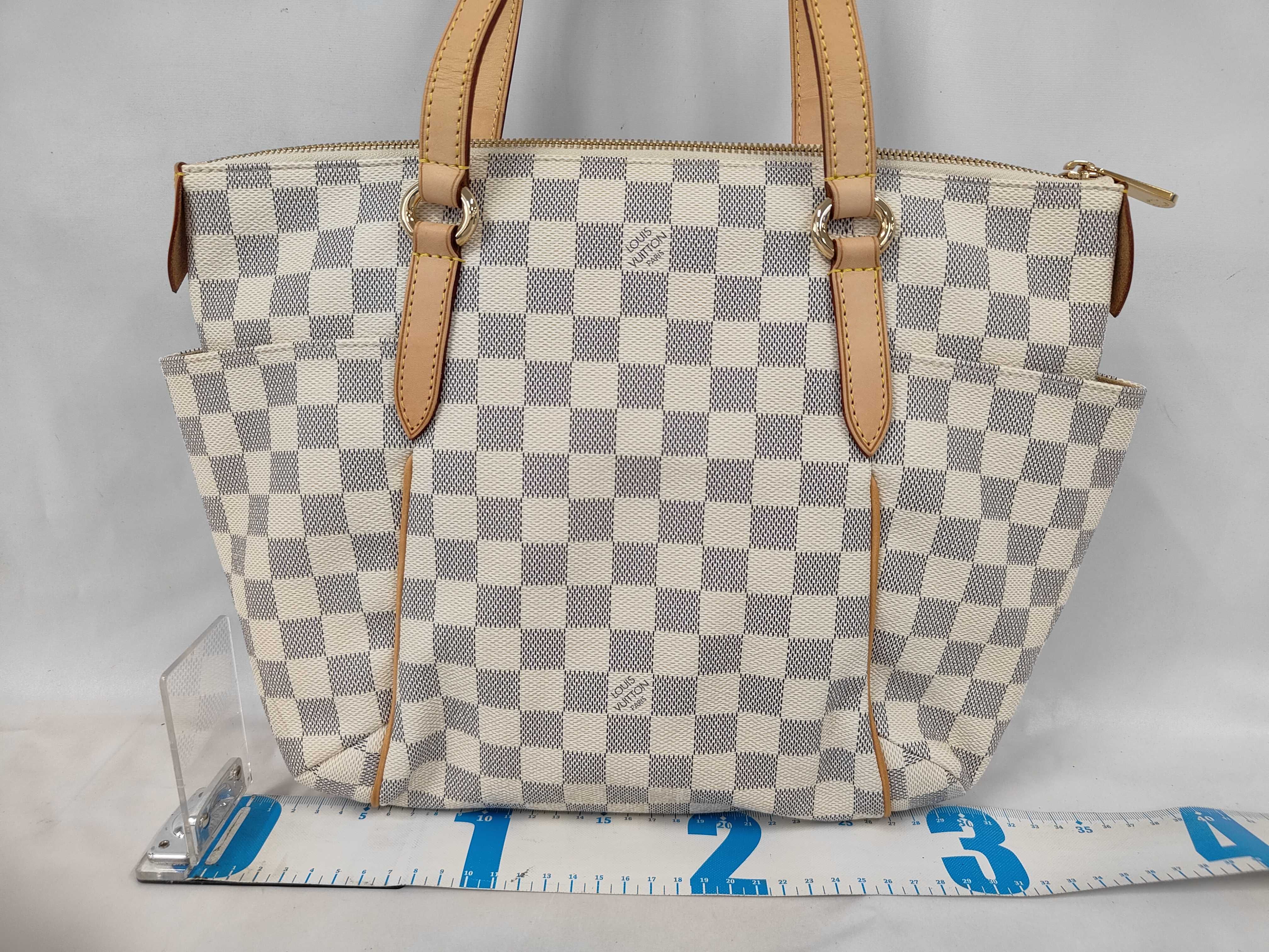 Damier Azur Totally MM Handbag N41279 — view 2