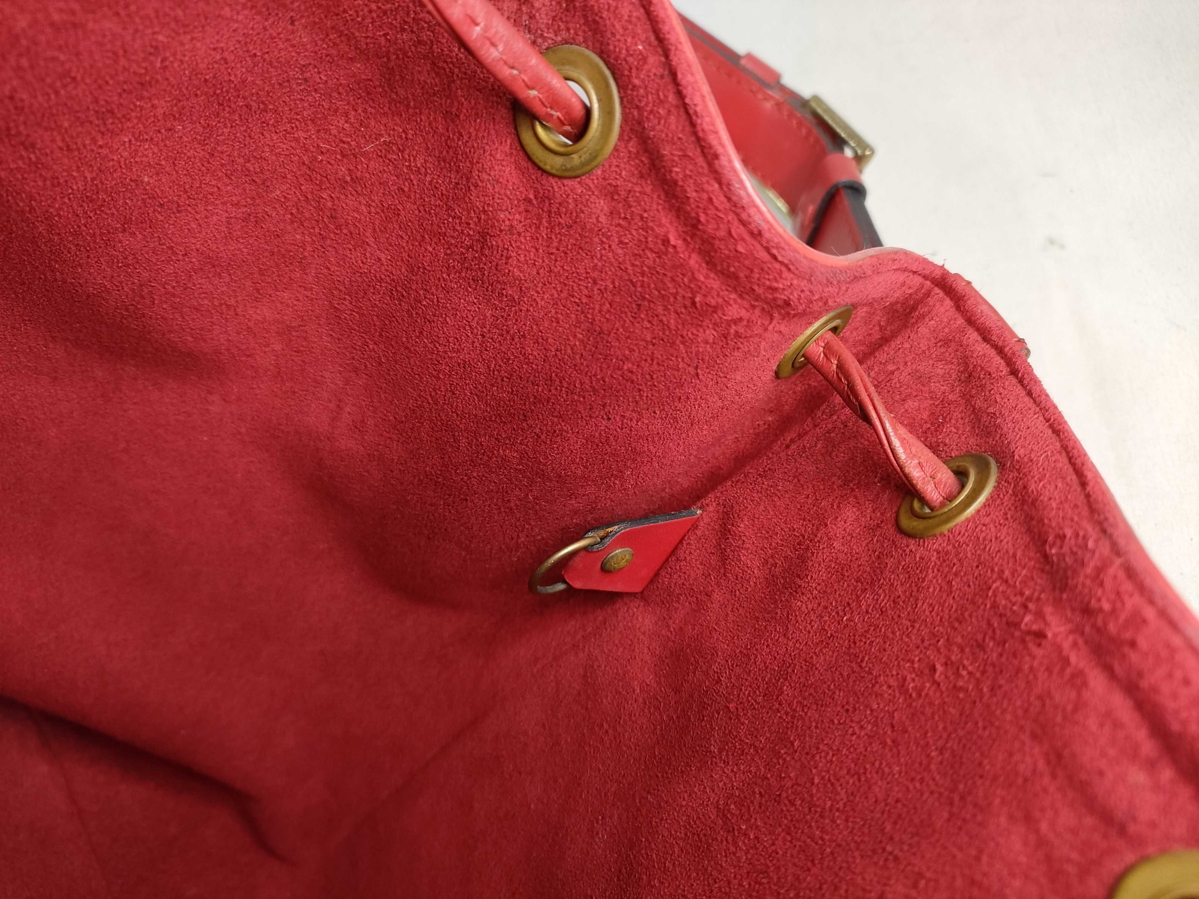 Epi LV Bag Epi Noe Shoulder Bag — view 8