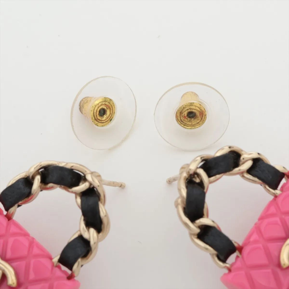 Cocomark Matelasse B23C Earrings (for both ears) Resin x GP x Leather Pink — view 4