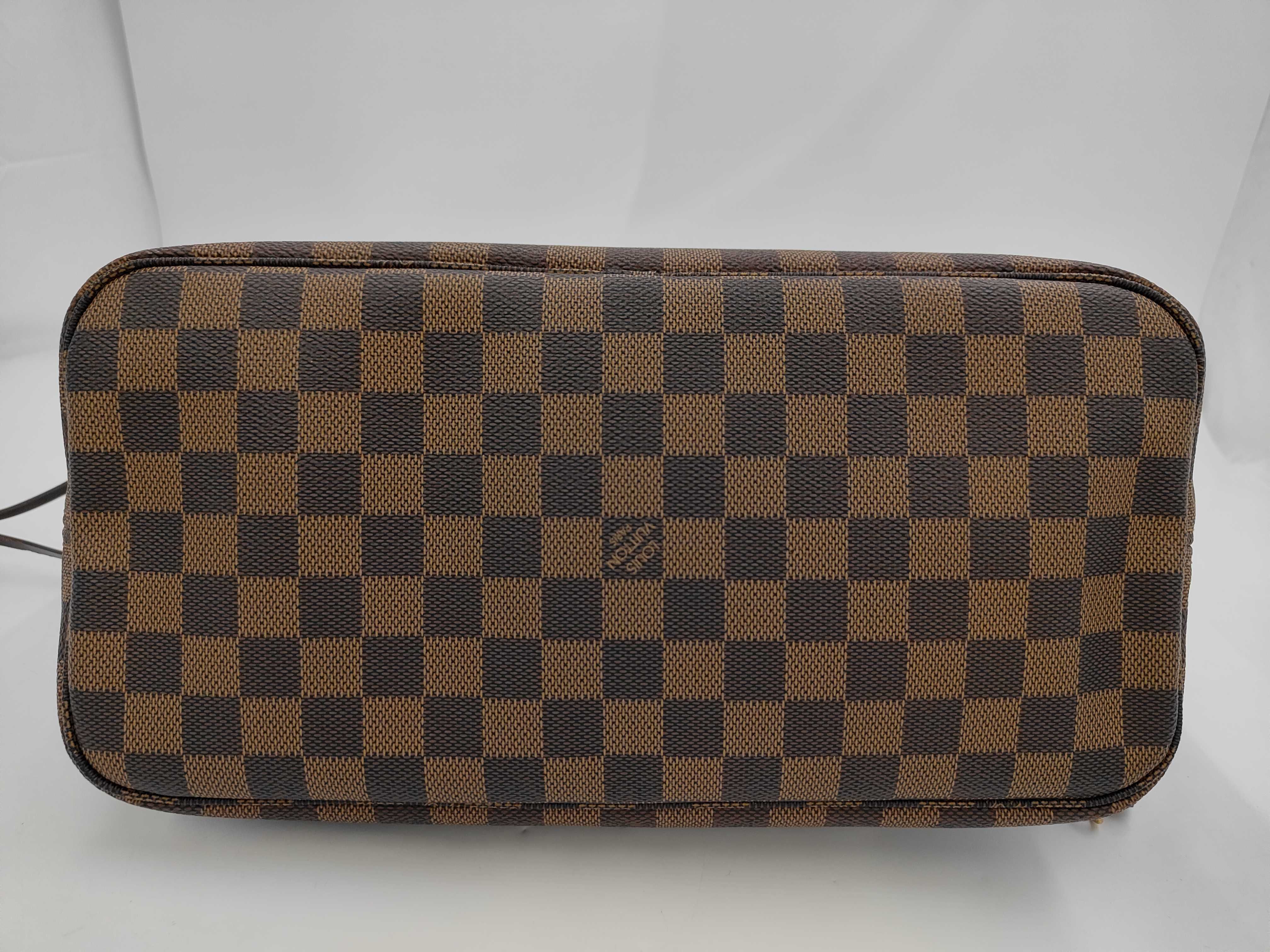 Damier Neverfull MM Tote Bag — view 3