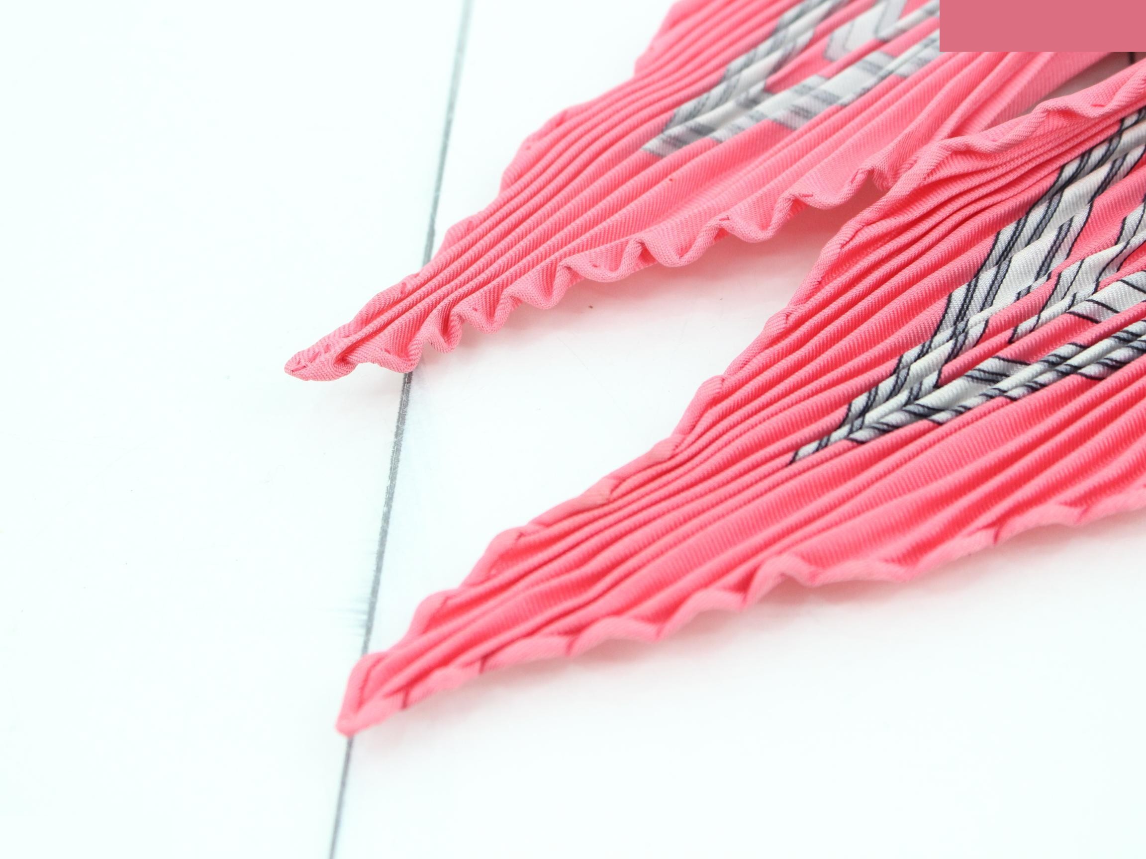 Carre 90 Scarf — view 3