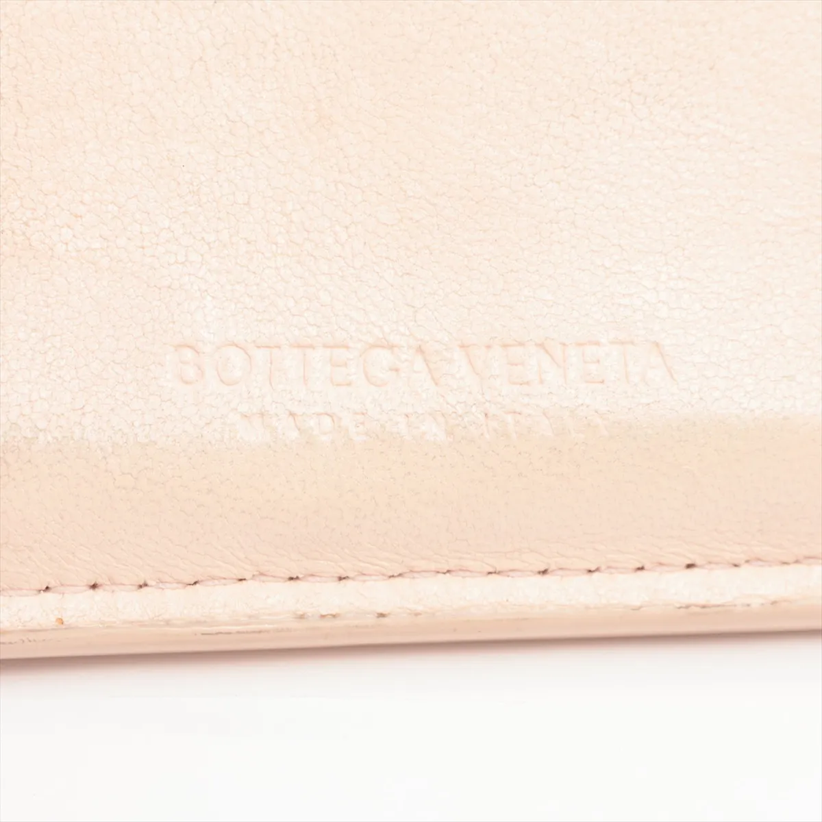 Maxi Intrecciato Cassette Leather Fragment Case Pink Beige — view 5