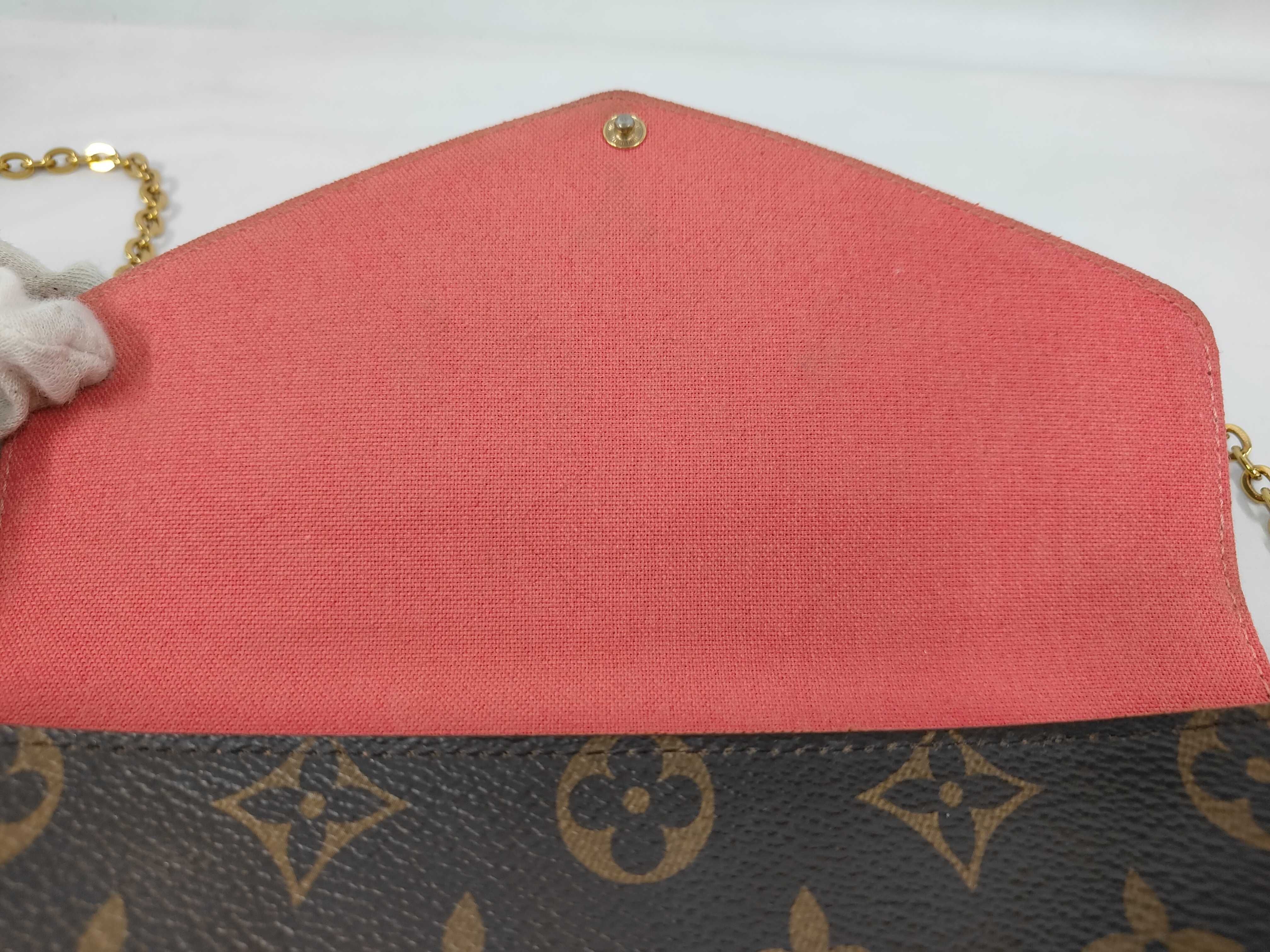 Chain Shoulder Bag — view 8
