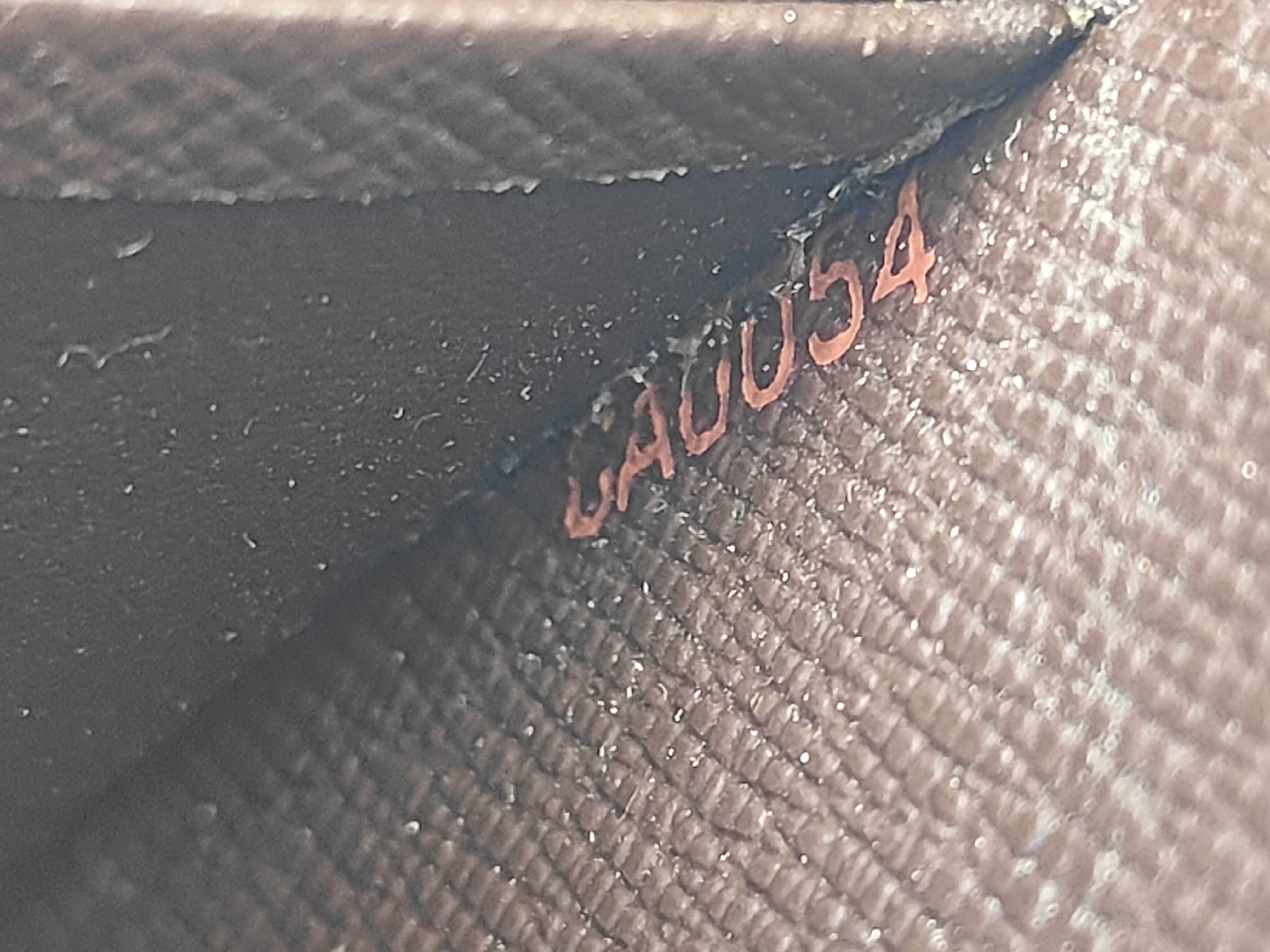 Damier Portemonnaie Zip Wallet — view 10
