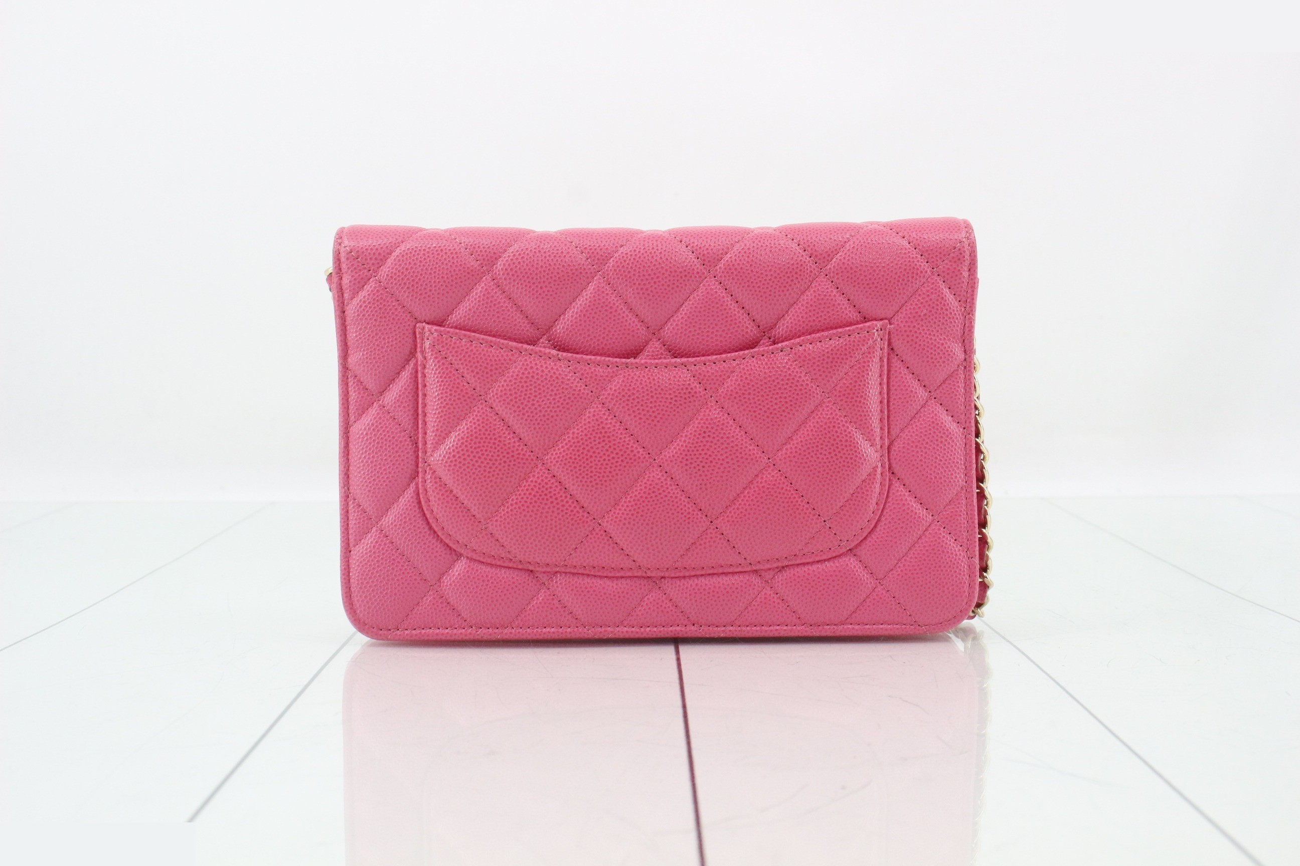 Matelassé (bag) - Caviar Skin Chain Wallet - Pink — view 2