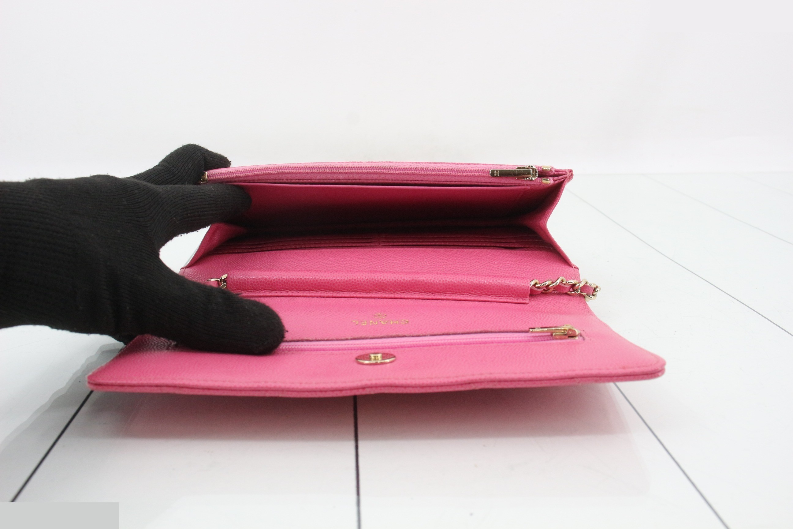 Matelassé (bag) - Caviar Skin Chain Wallet - Pink — view 4