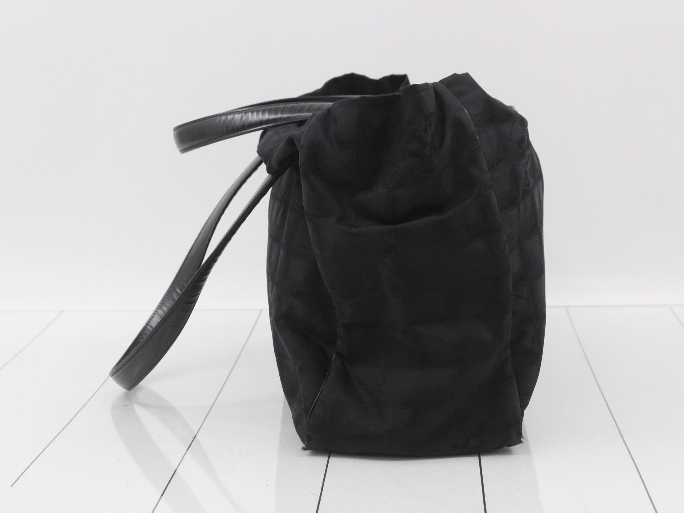New Travel Line (Bag) - Tote Bag MM Black — view 3
