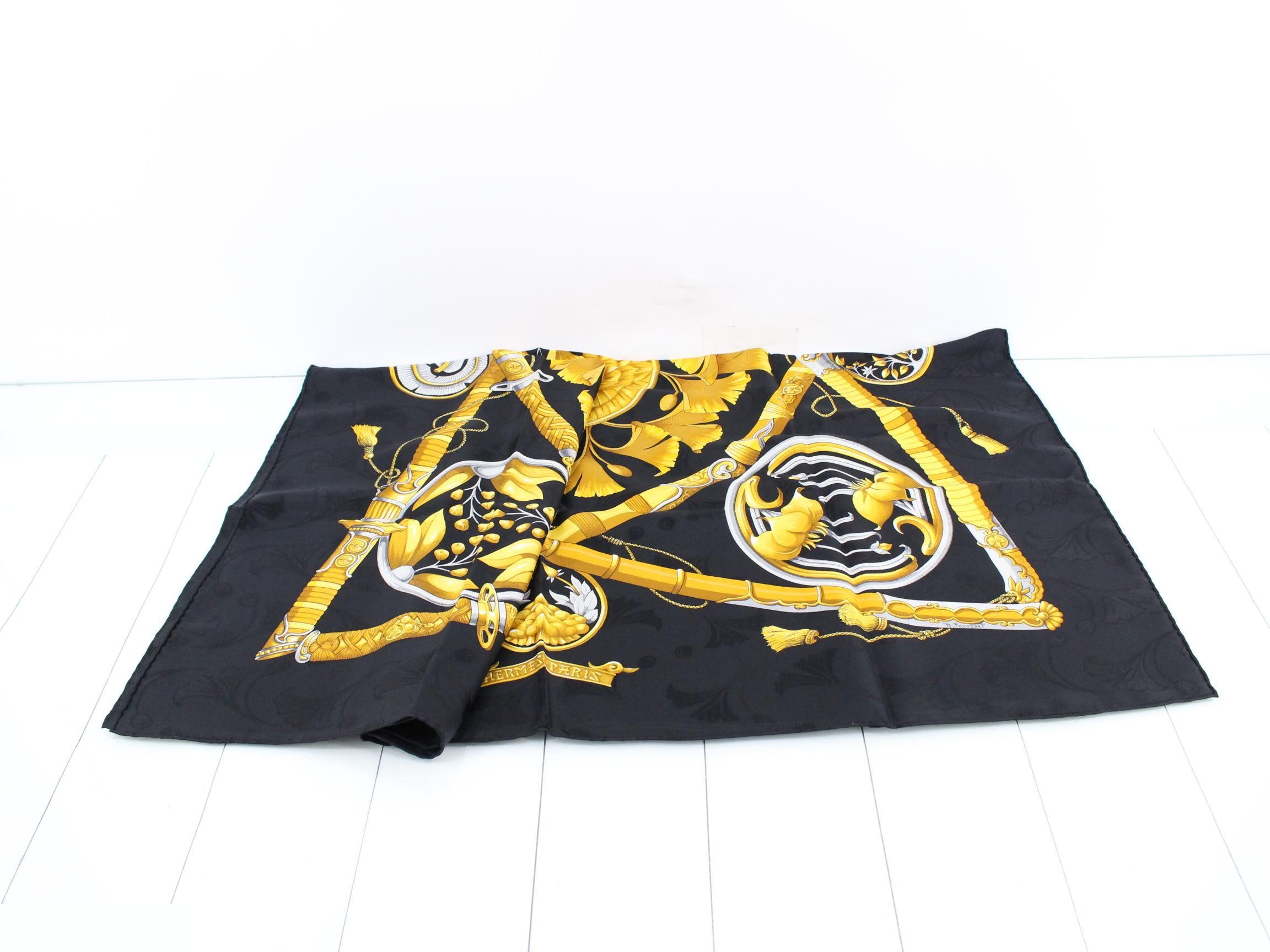 Carre 90 Scarf — view 3