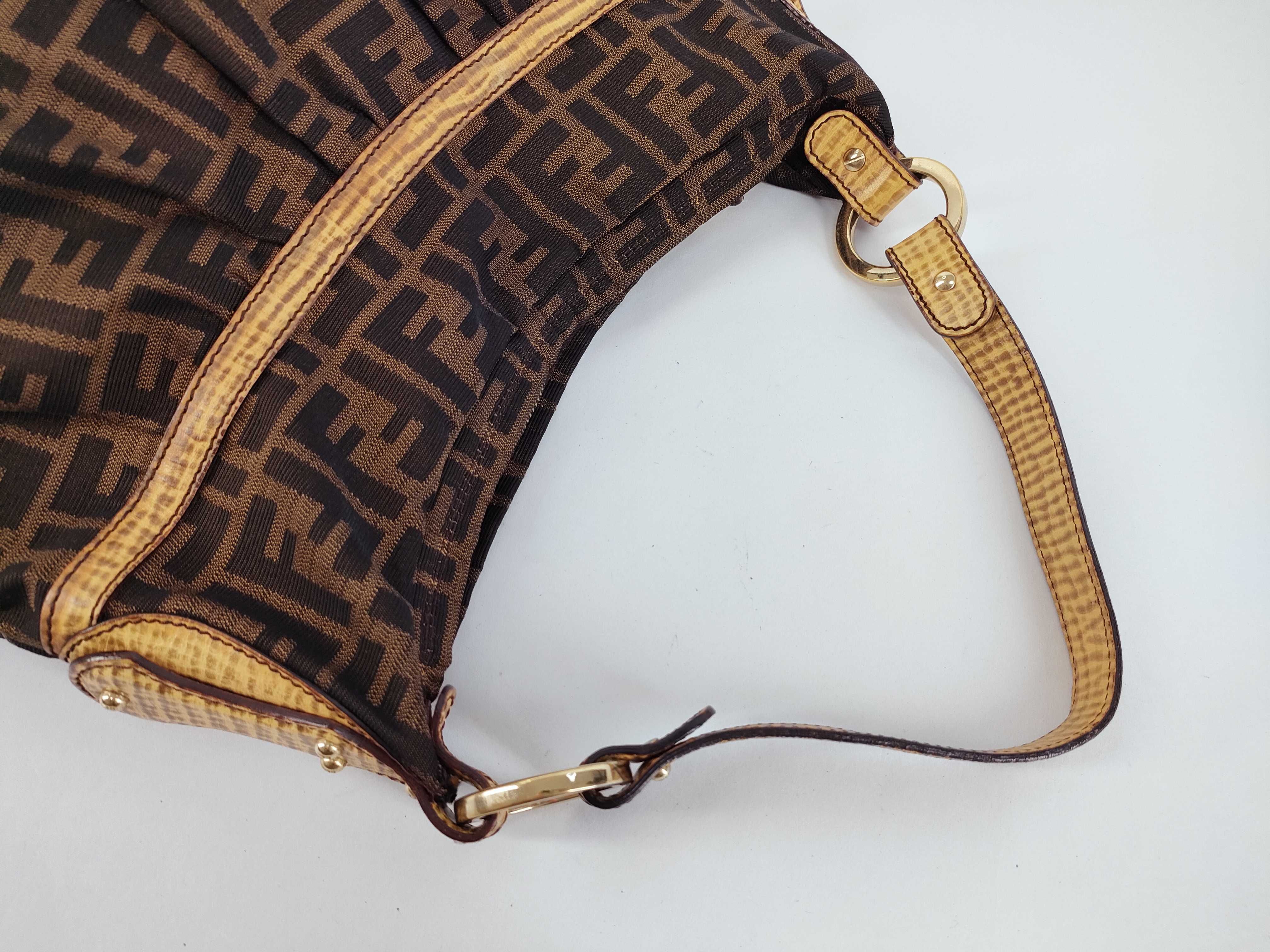 shoulder bag — view 3