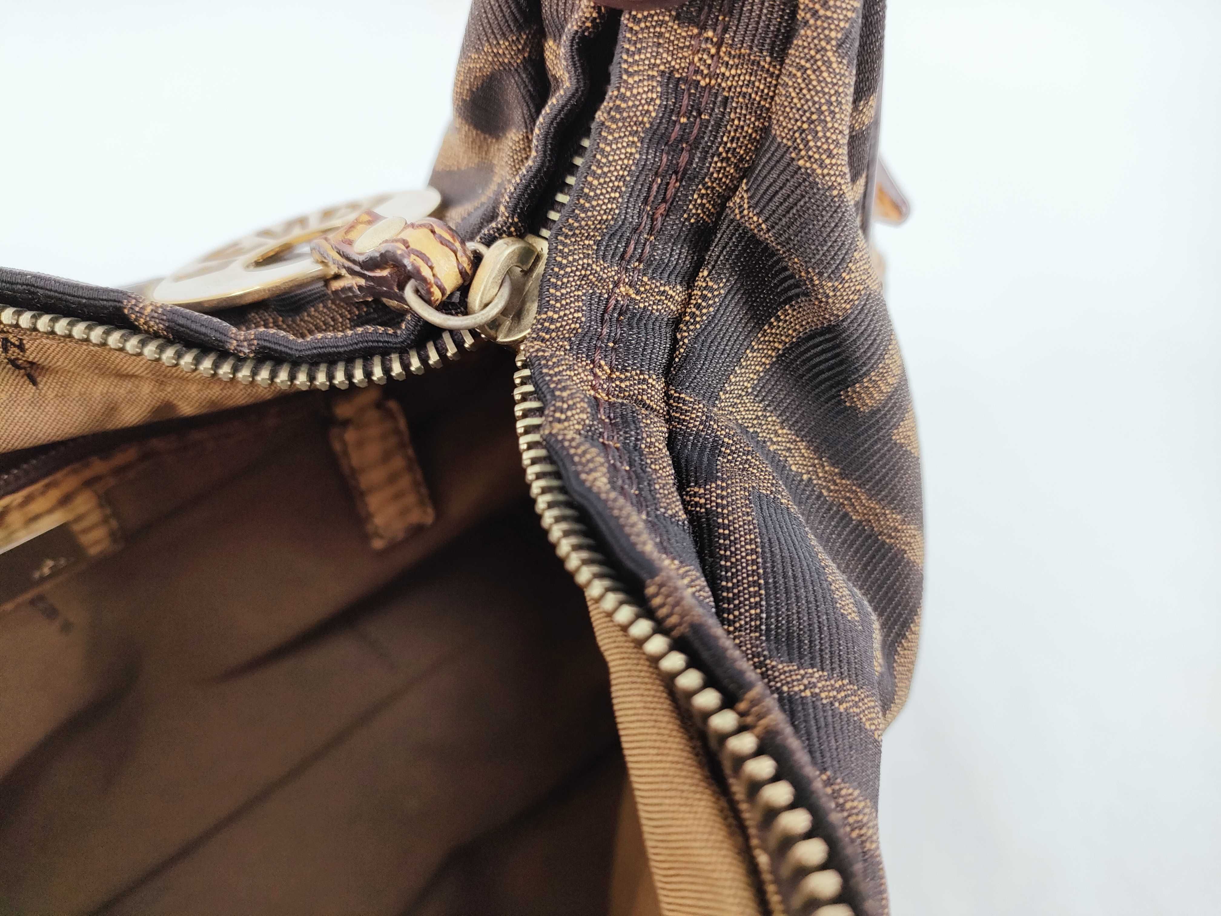 shoulder bag — view 9