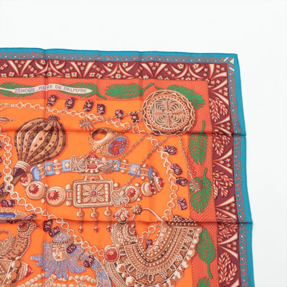 Carre 90 Zenobie Reine de Palmyre Queen of Palmyra Zenobia Scarf Silk Orange x Blue — view 3