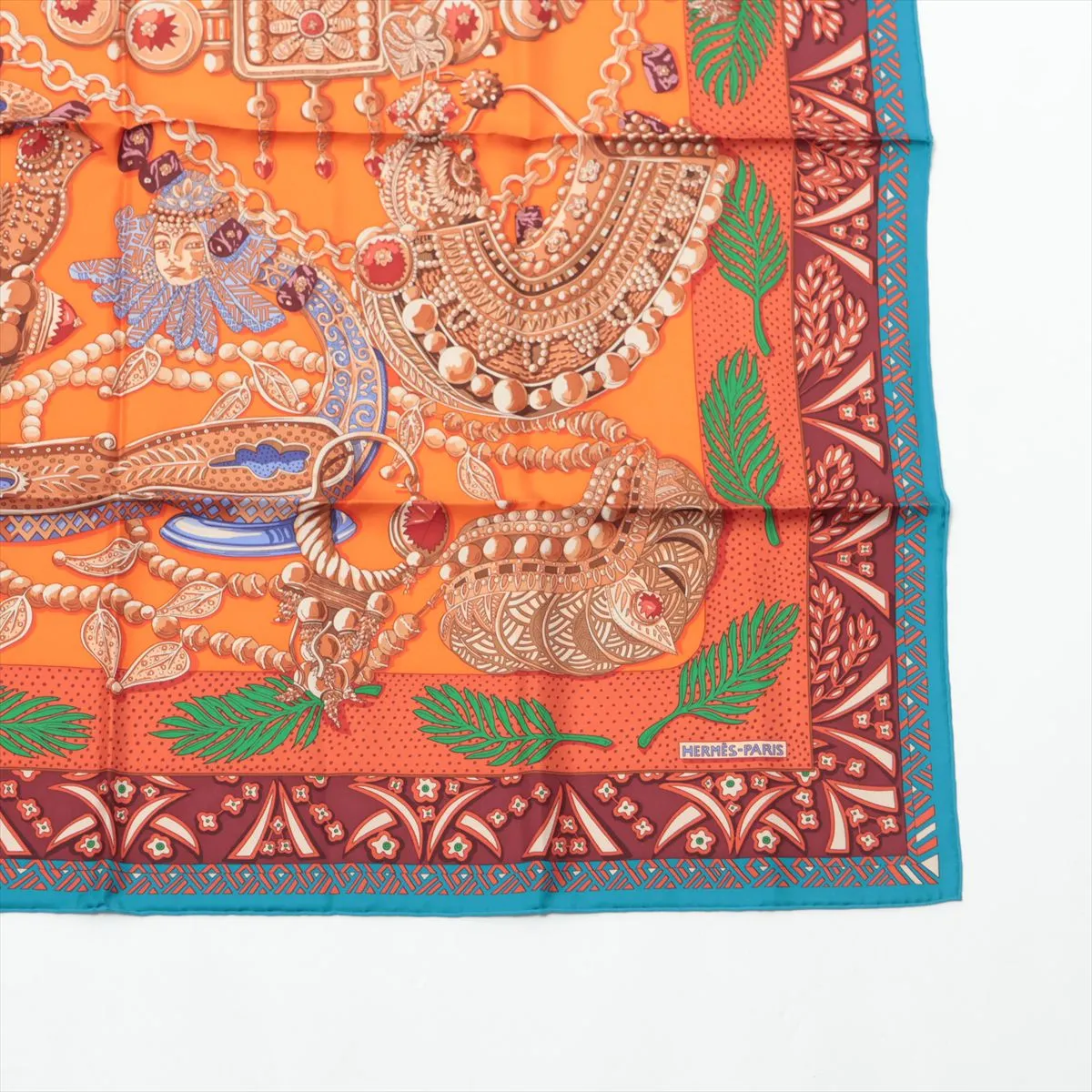 Carre 90 Zenobie Reine de Palmyre Queen of Palmyra Zenobia Scarf Silk Orange x Blue — view 4