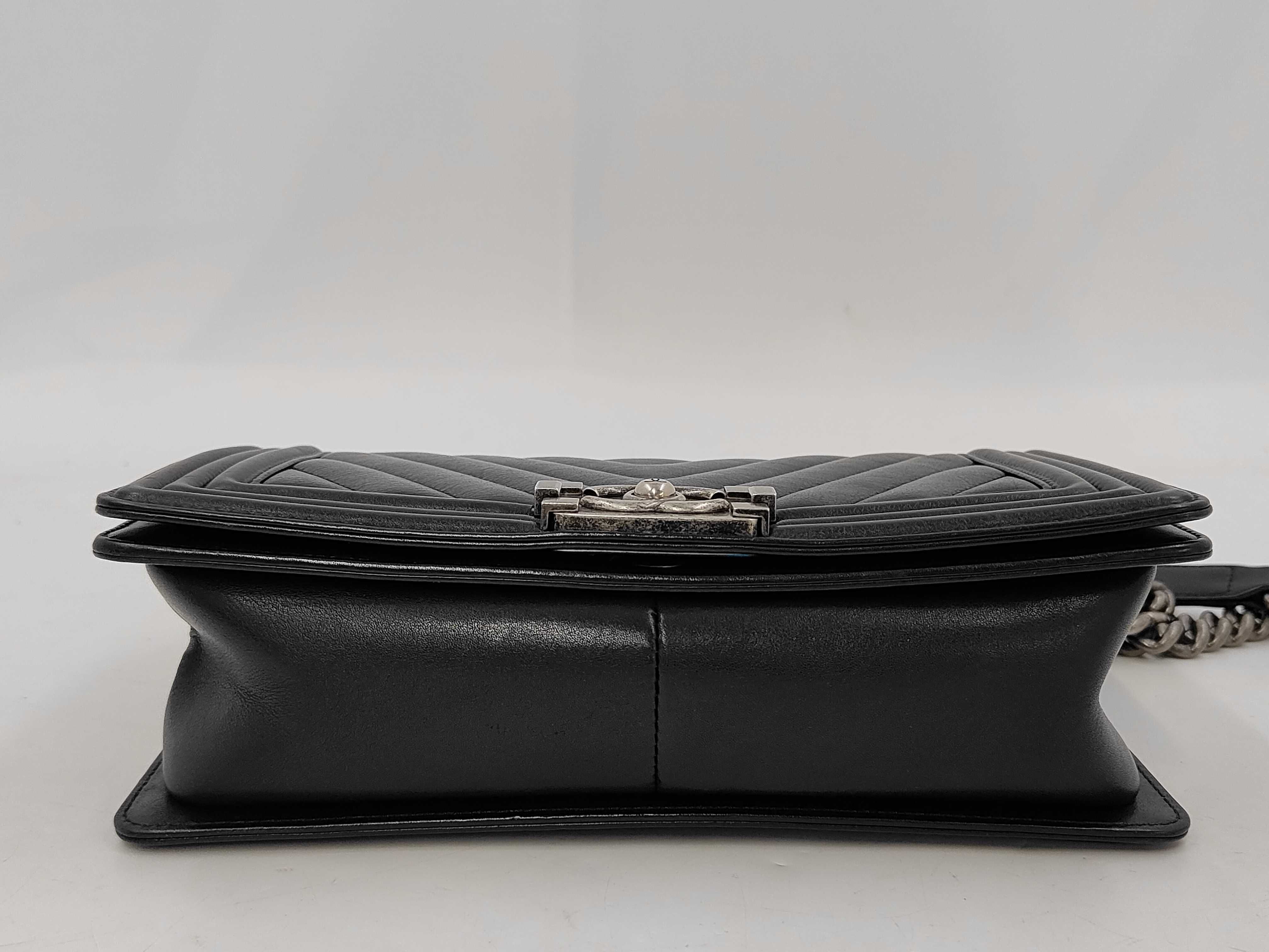 Boy Chanel V-stitch Lambskin Shoulder Bag — view 4