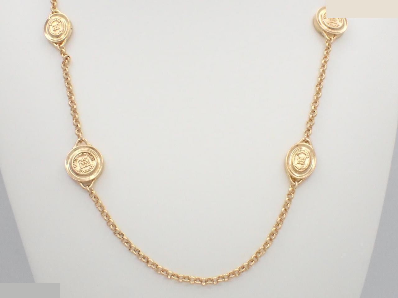 Other line: Precious metals, necklaces, pendants, neck circumference approximately 64 cm.