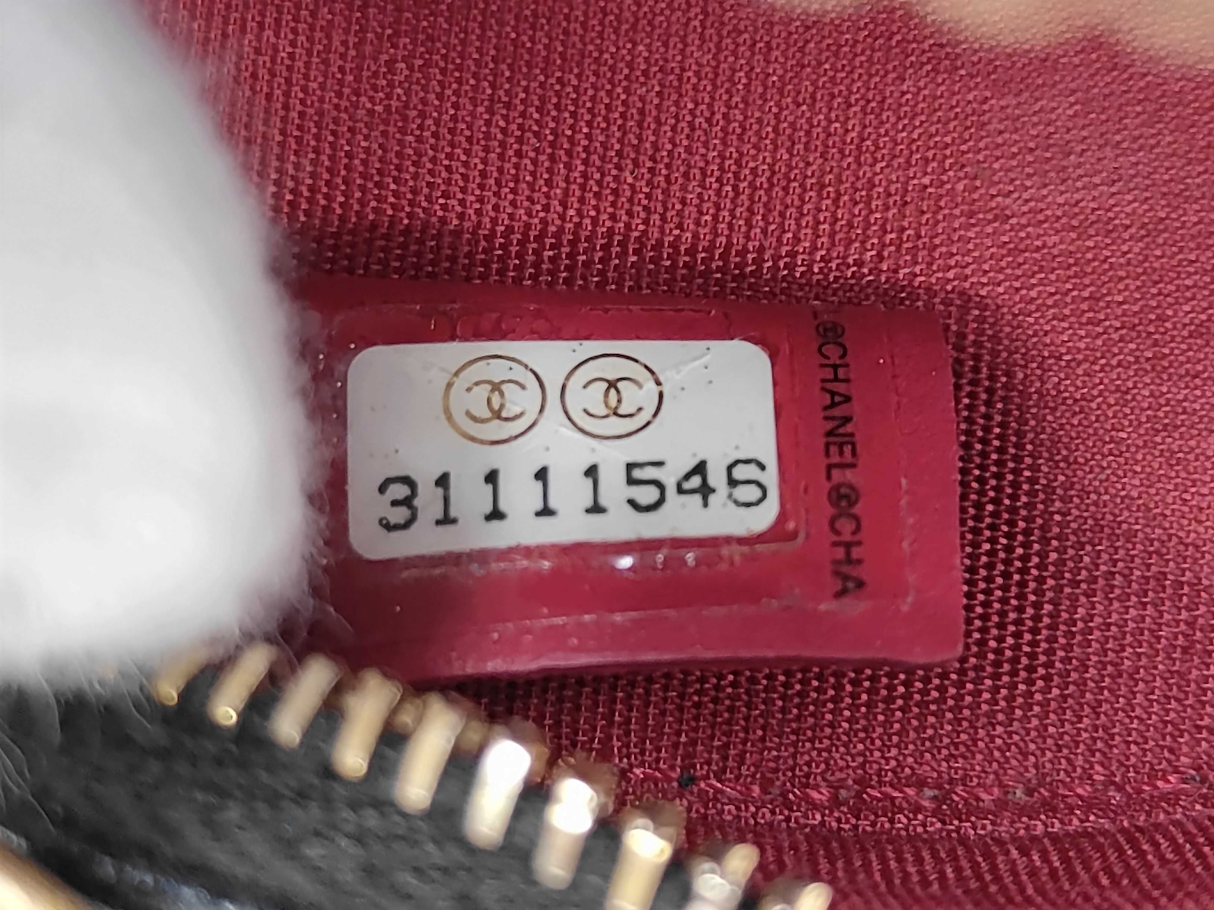 19 Matelassé Shoulder Bag — view 11