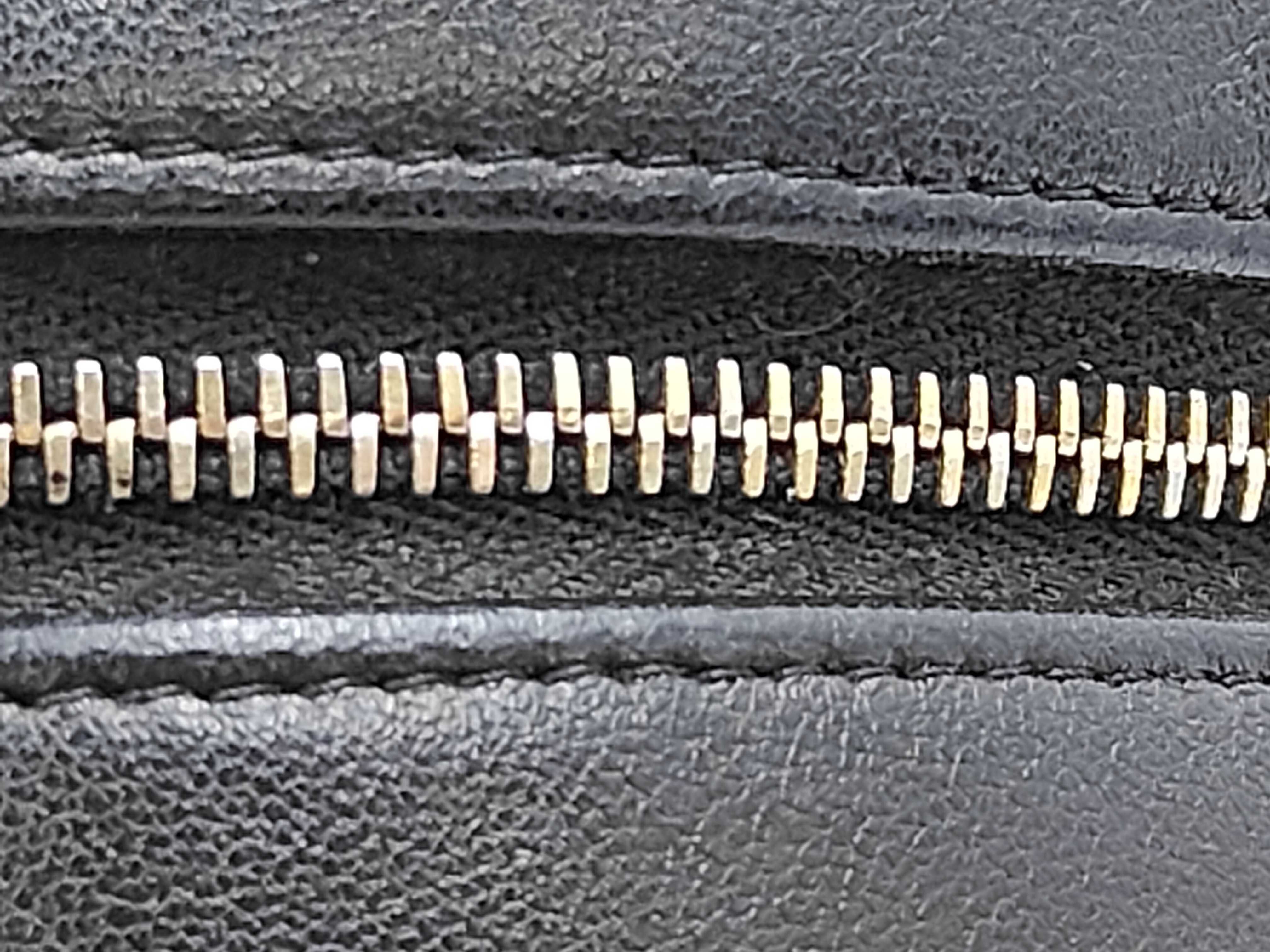 19 Matelassé Shoulder Bag — view 5