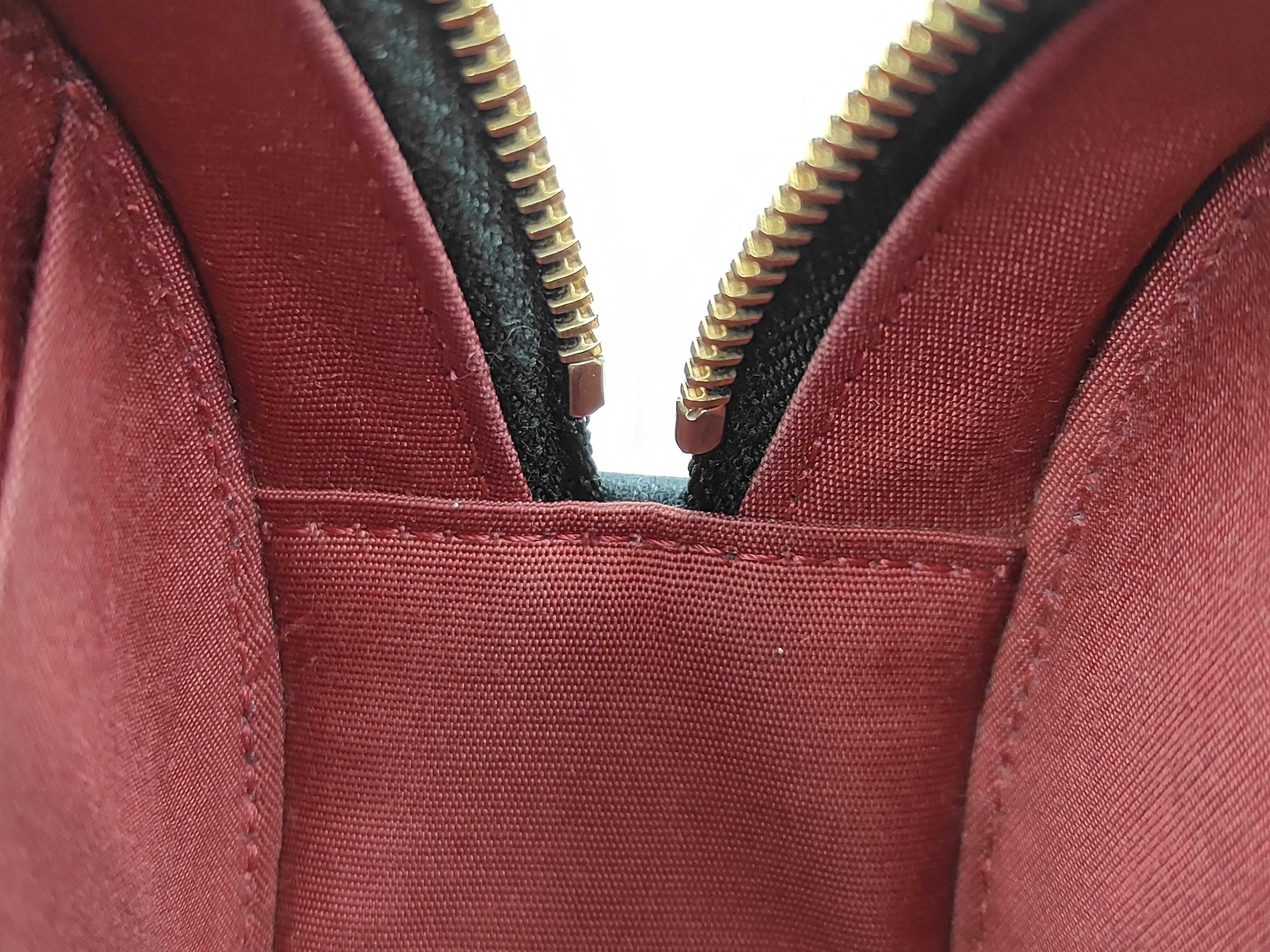 19 Matelassé Shoulder Bag — view 8