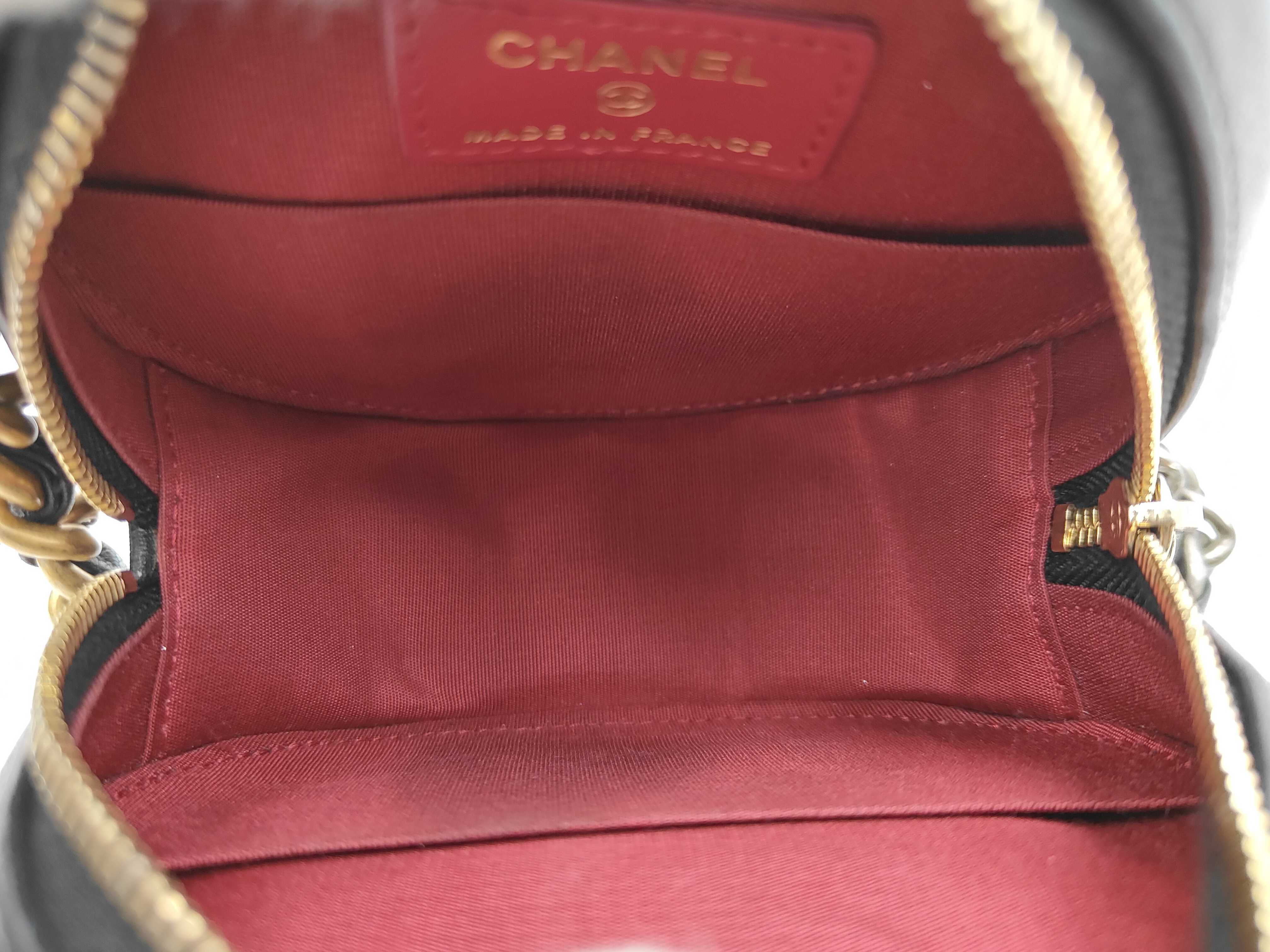 19 Matelassé Shoulder Bag — view 9