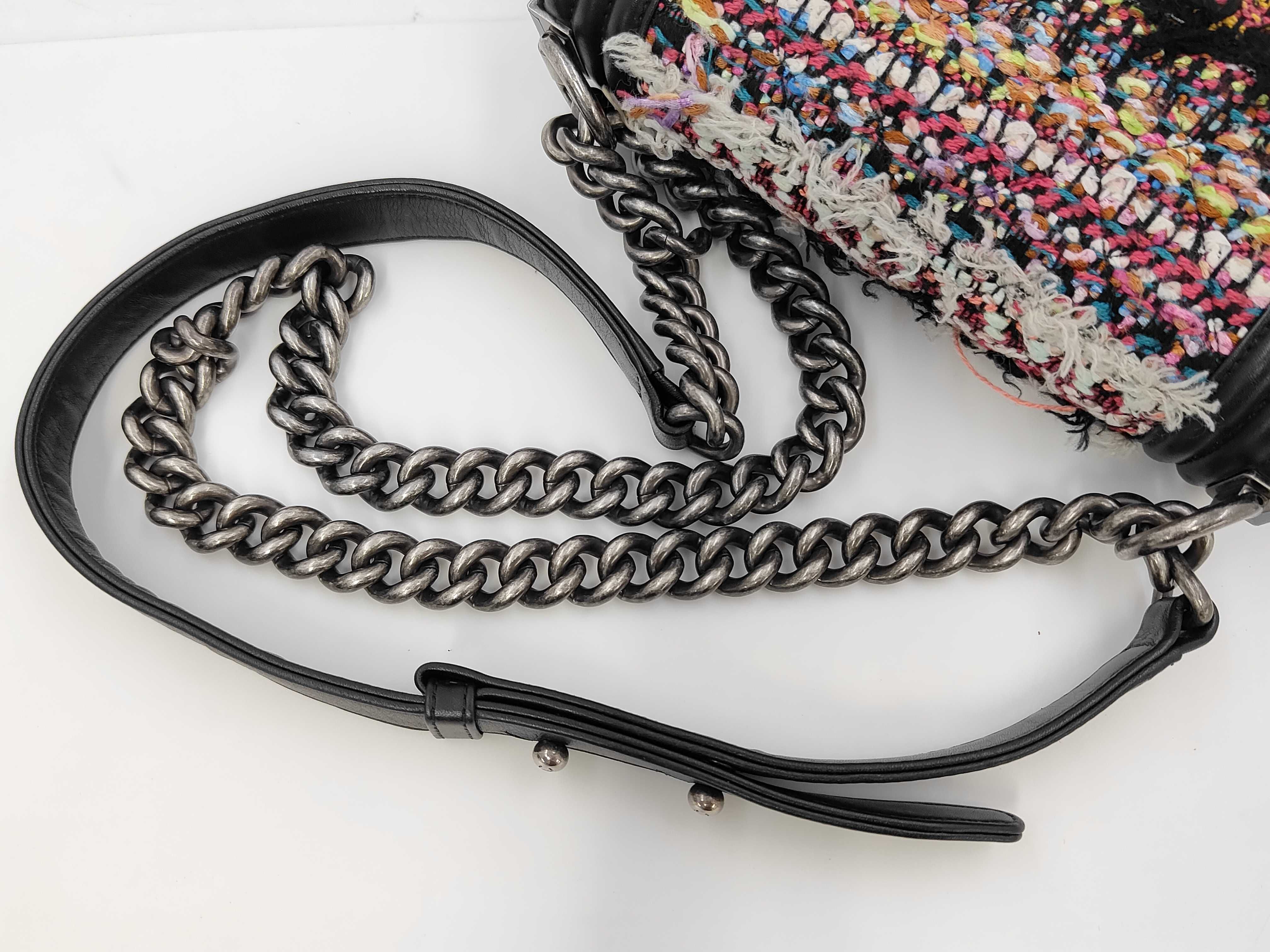 Boy Chanel 20 Tweed Shoulder Bag — view 5