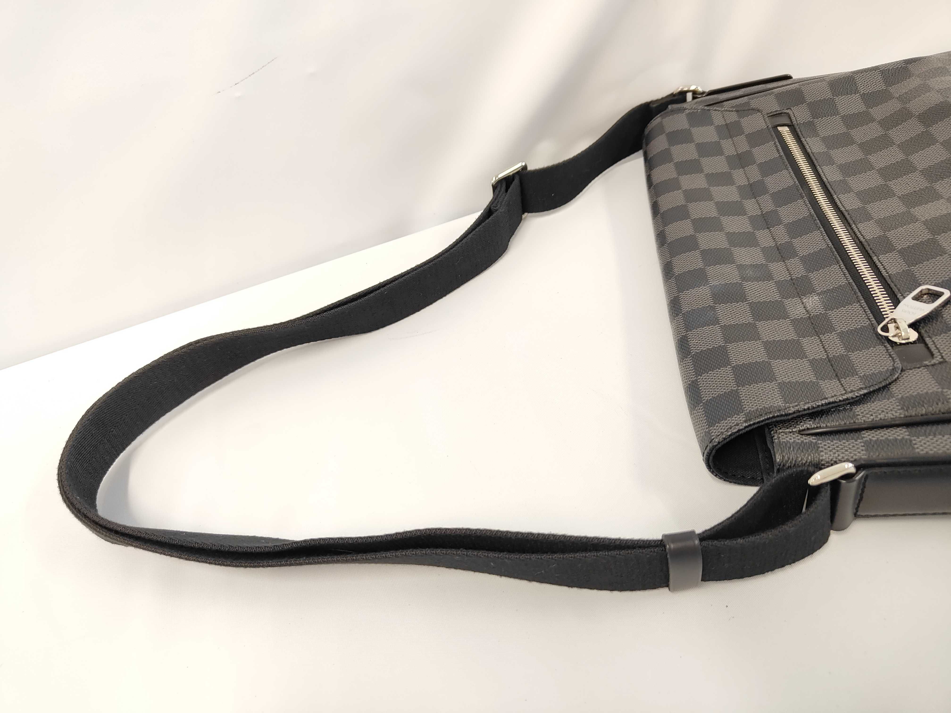 District GM N41271 Shoulder Bag — view 5