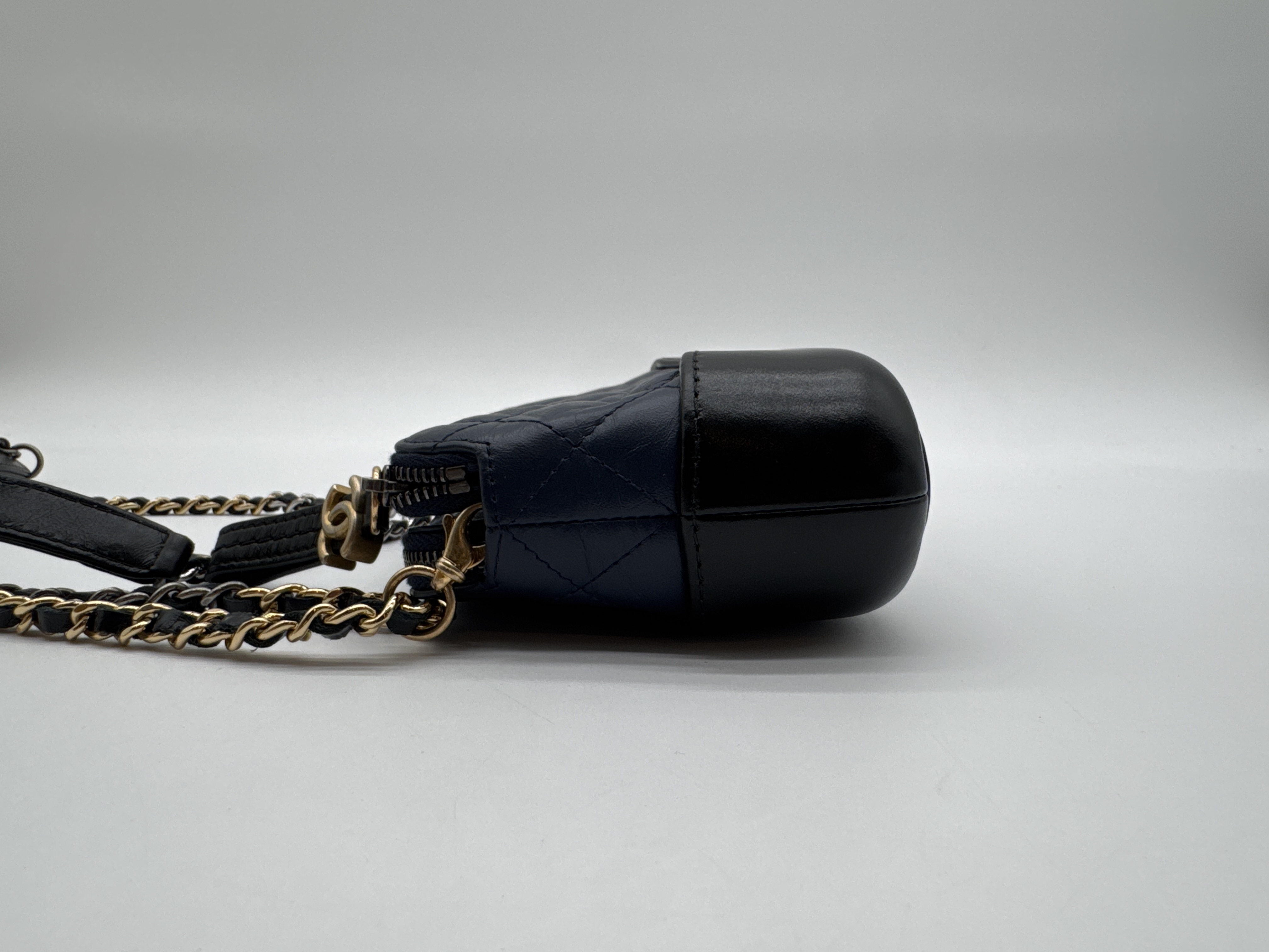 Gabrielle de Shoulder Bag — view 4