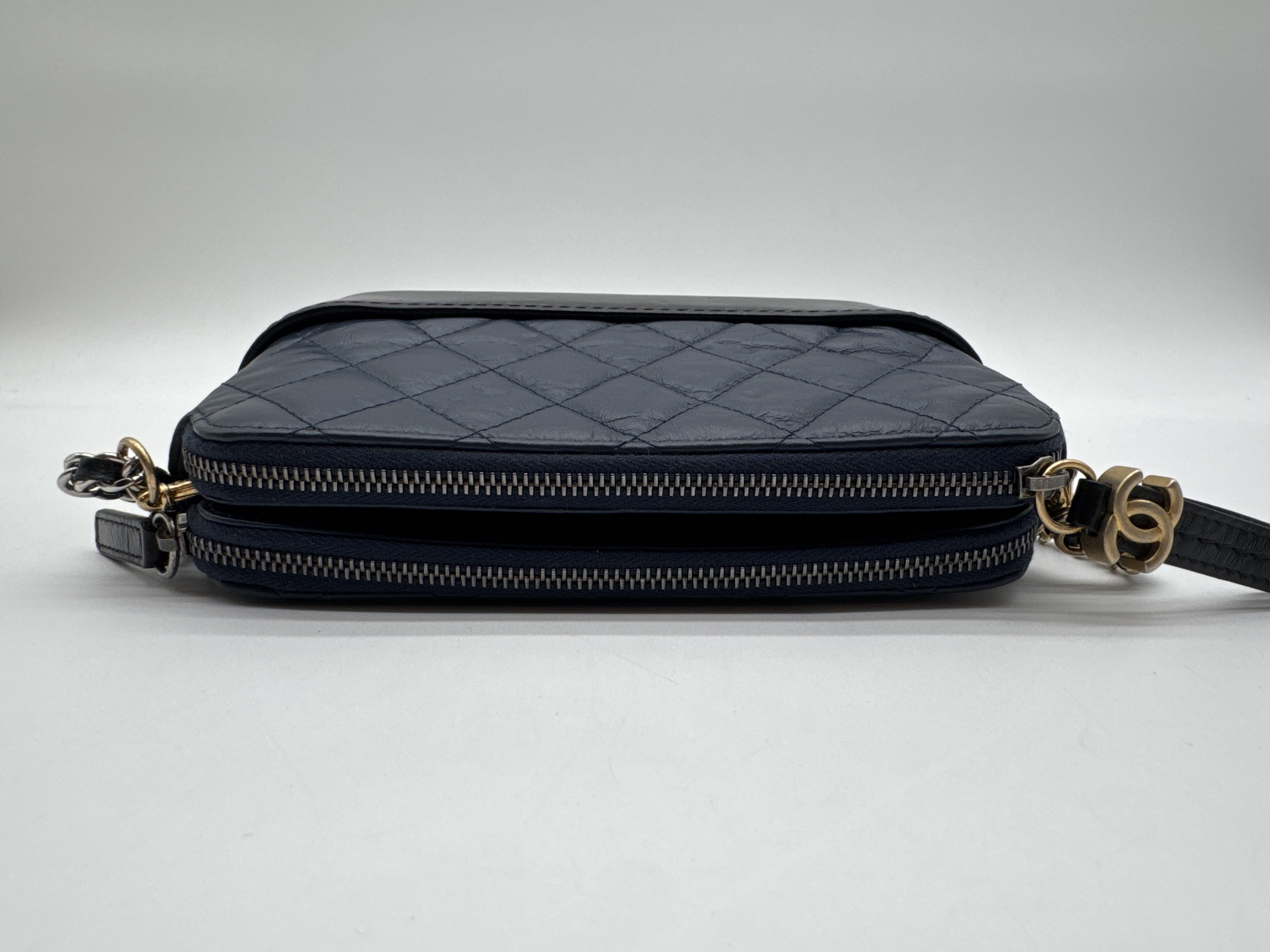 Gabrielle de Shoulder Bag — view 5