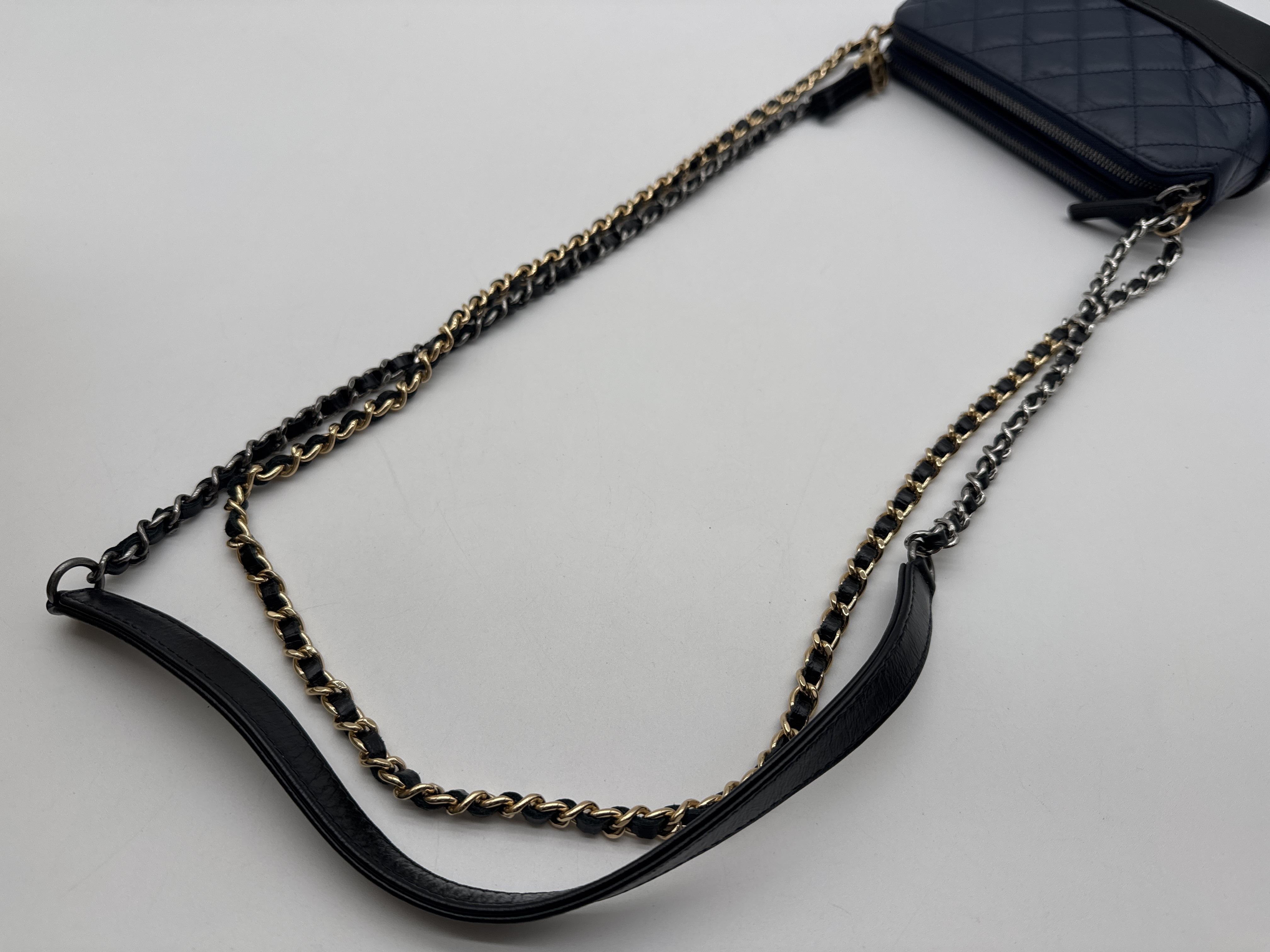 Gabrielle de Shoulder Bag — view 9