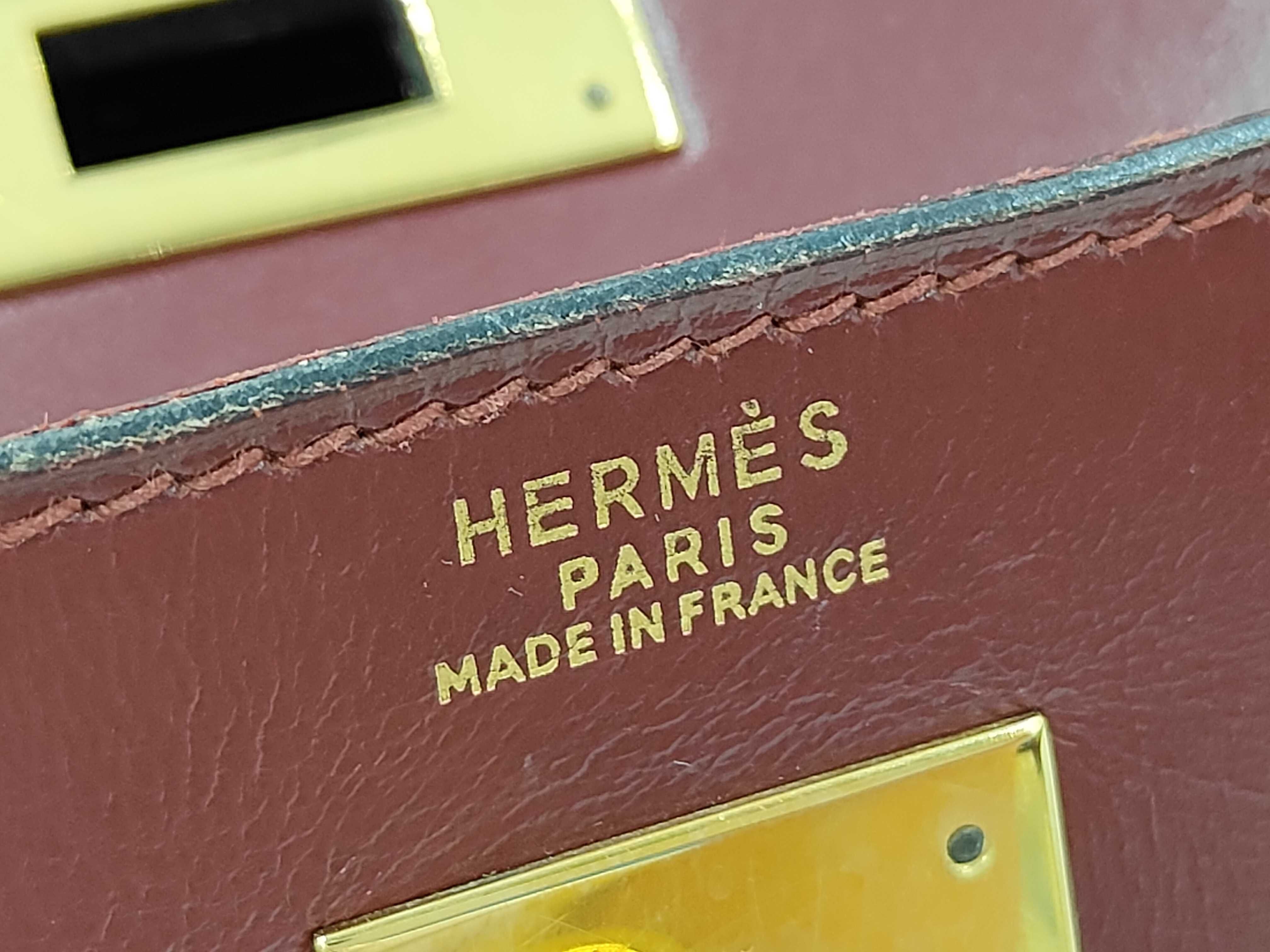 Kelly 32 Box Calf Bordeaux Gold Hardware P Stamp ST Tote Bag — view 10