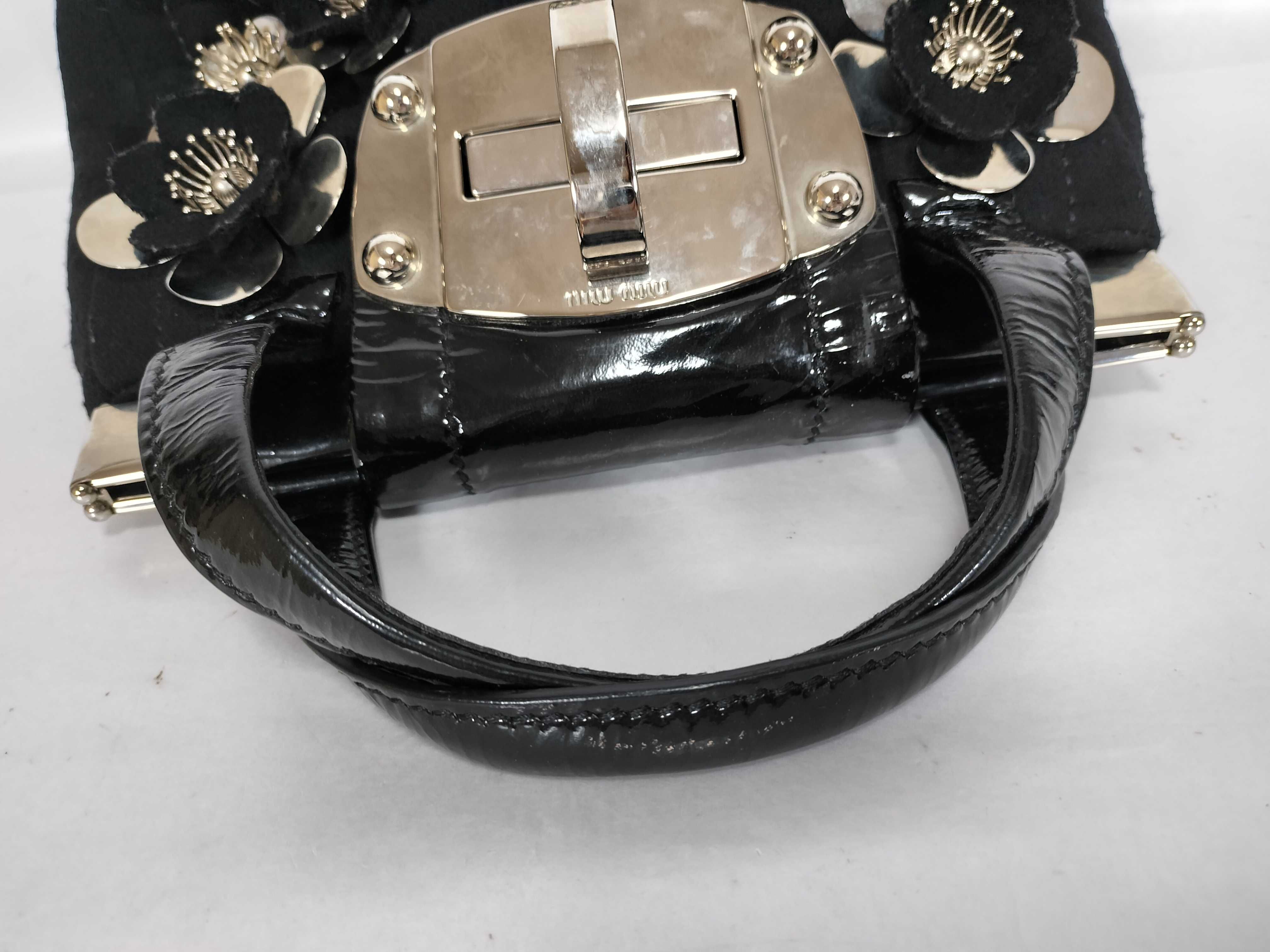 Turnlock Flower Motif Handbag — view 3