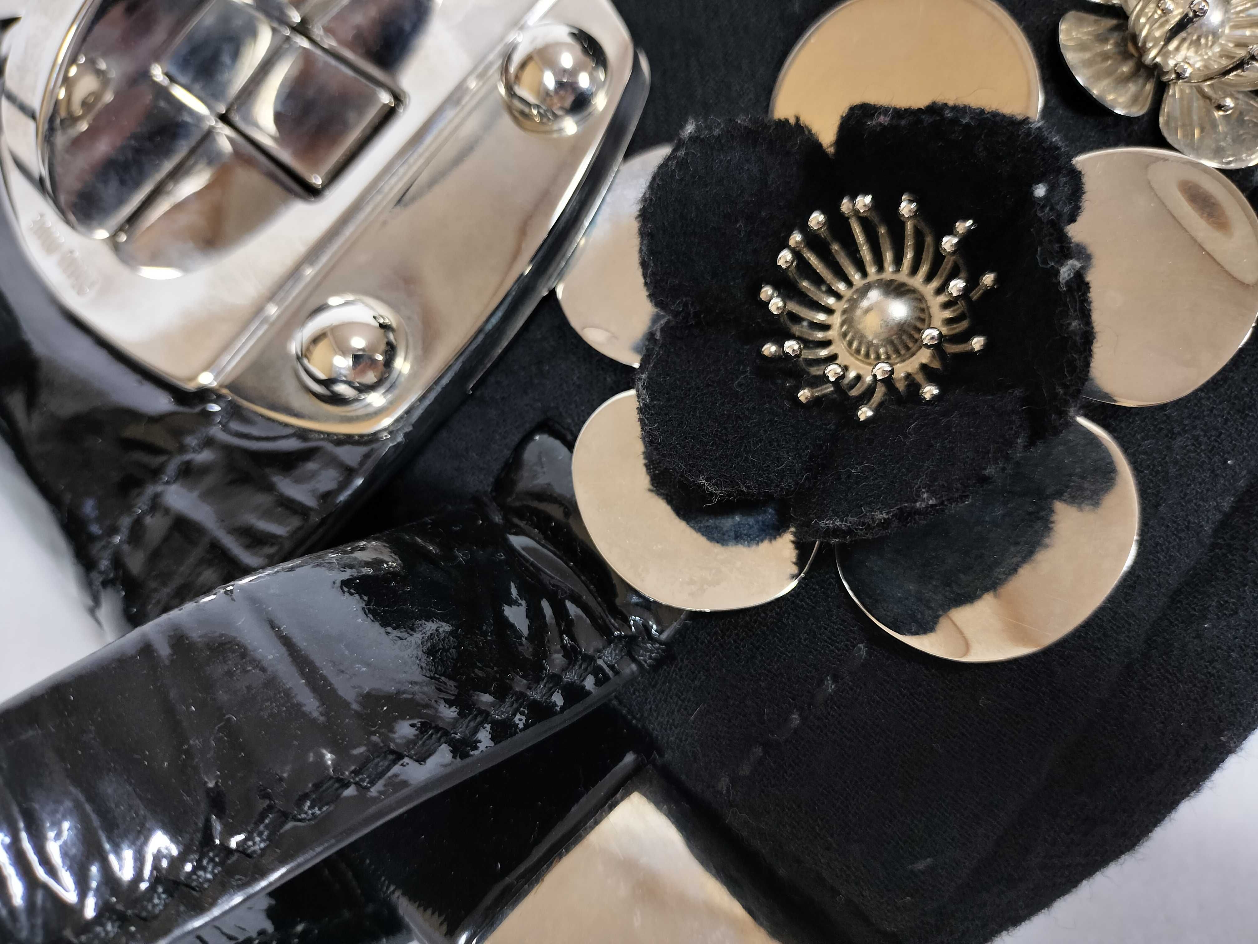 Turnlock Flower Motif Handbag — view 5