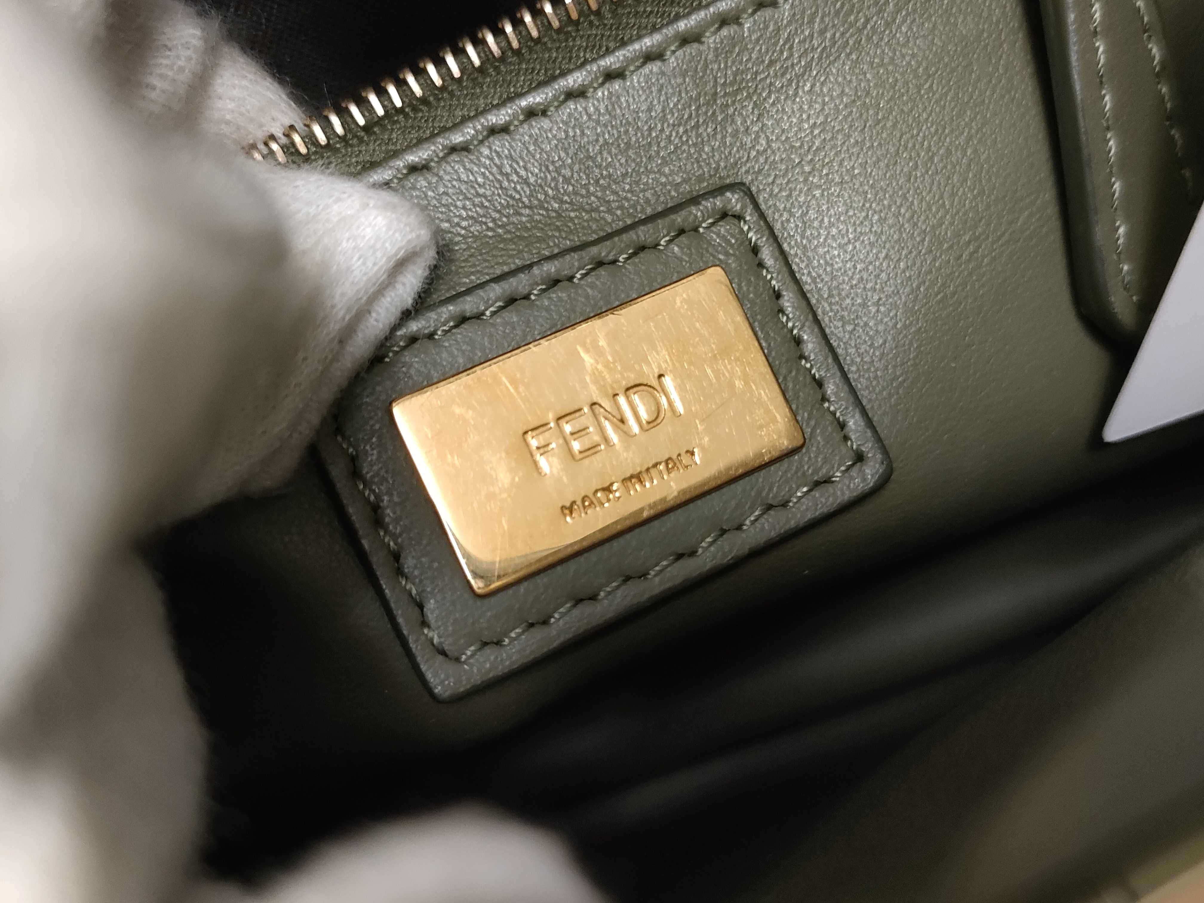 HK-8BN311 Peekaboo Pocket Nappa Leather Green Mini 2-Way Shoulder Bag — view 10