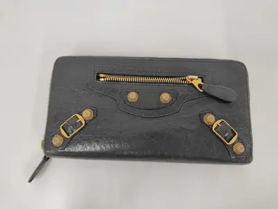 Classic Zippy Wallet