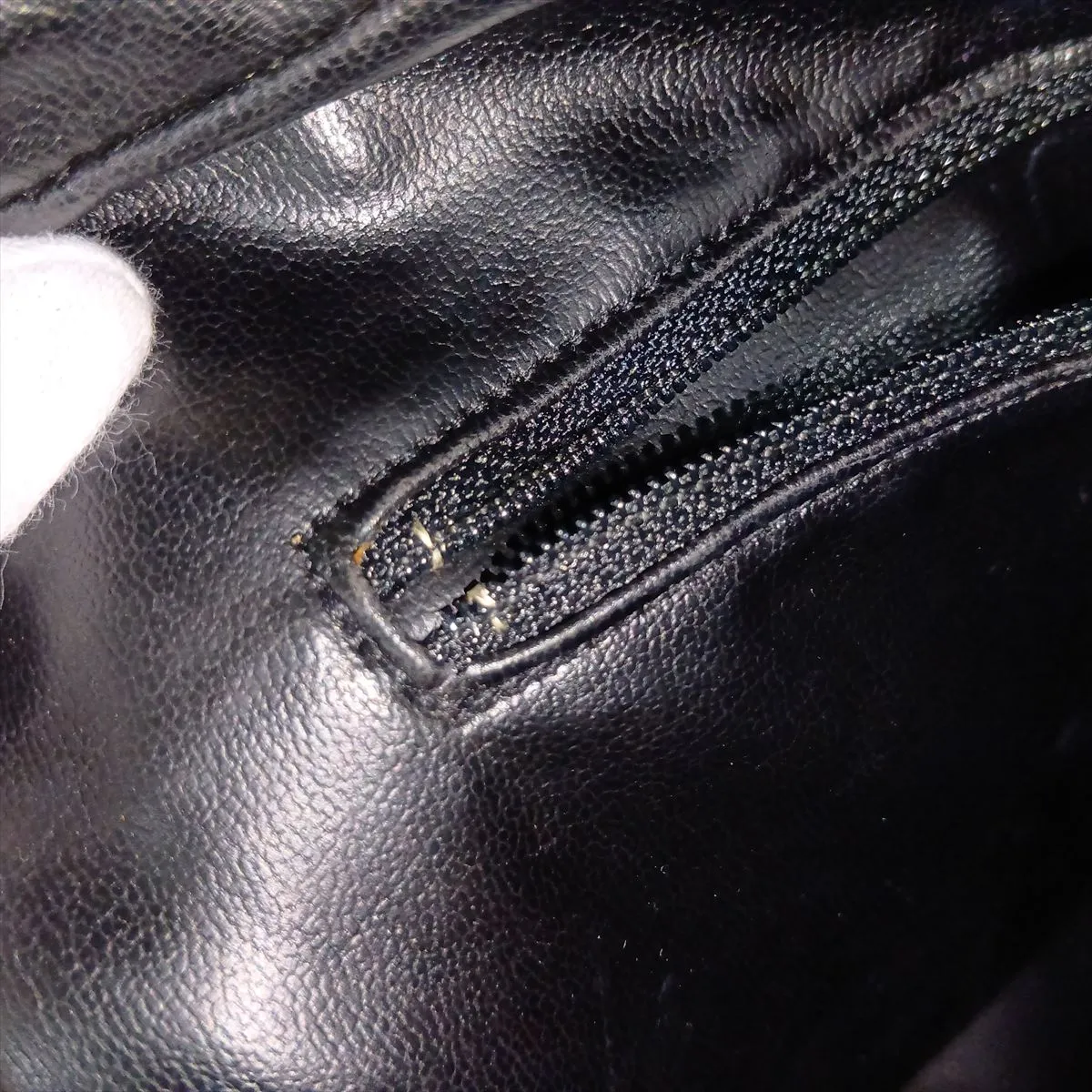 V-stitch caviar leather 2-way handbag, black with gold hardware. — view 13